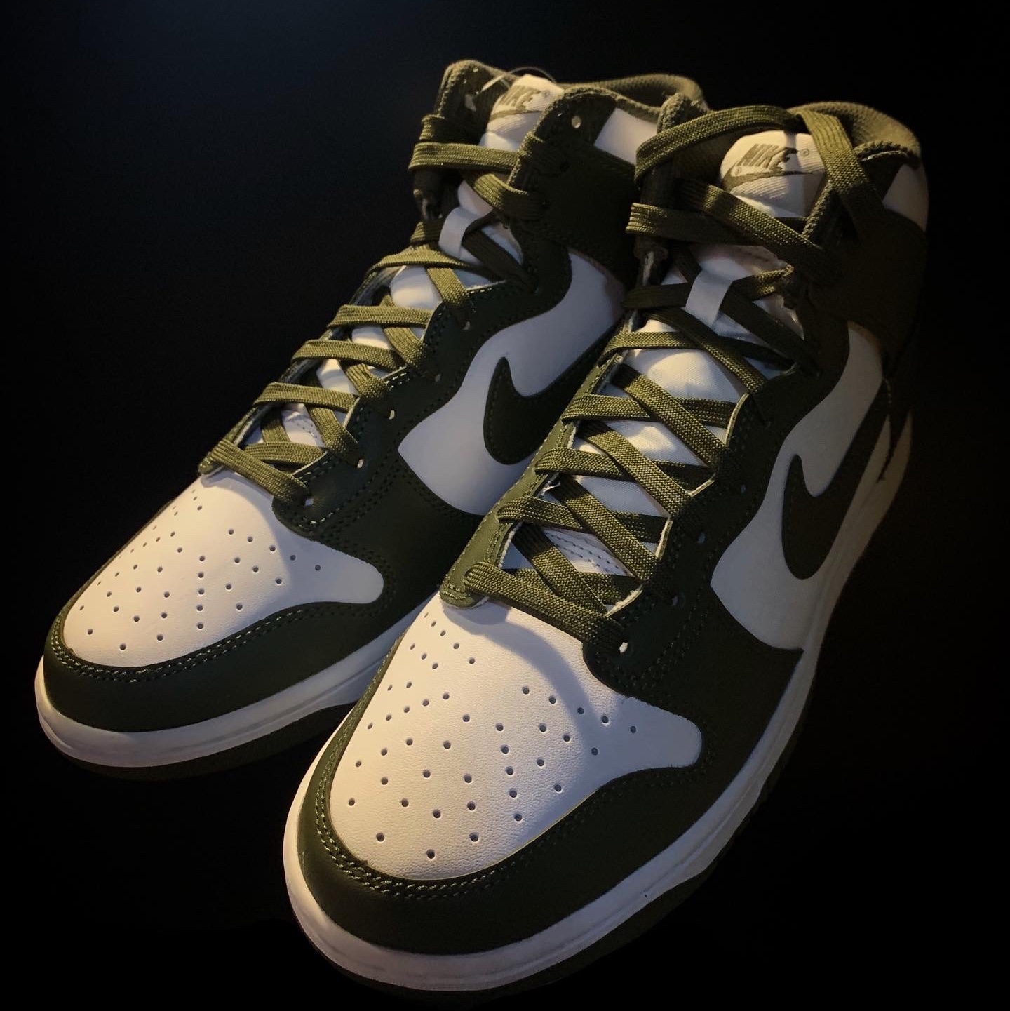 Nike Dunk High Retro Championship Khaki 착용 스타일 - 1