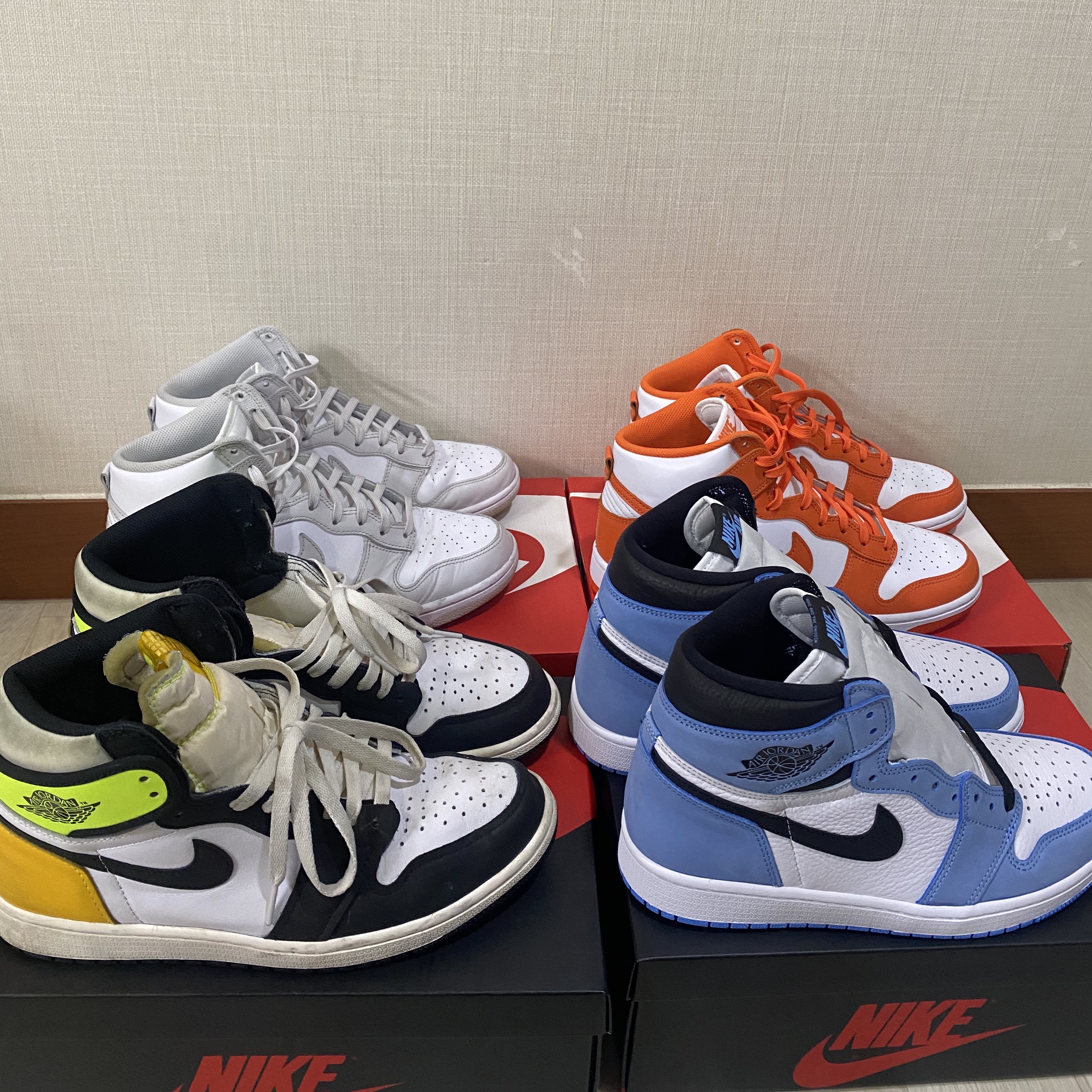 Jordan 1 Retro High OG University Blue, Nike Dunk High Retro Orange Blaze 착용 스타일