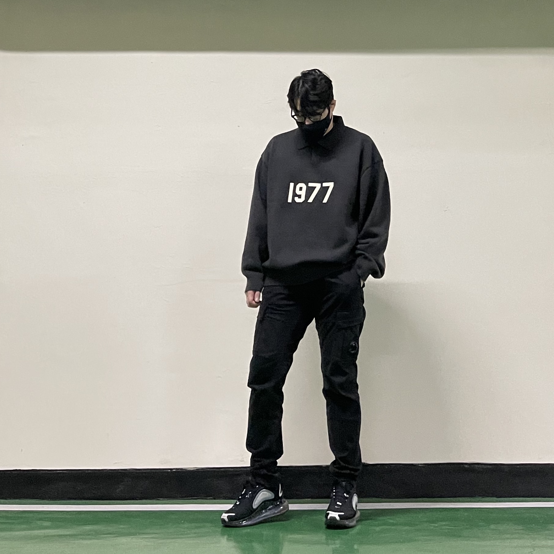 Essentials 1977 Knit Long Sleeve Polo Iron - 22SS, C.P. Company Stretch Sateen Cargo Pants Black - 22SS 착용 스타일