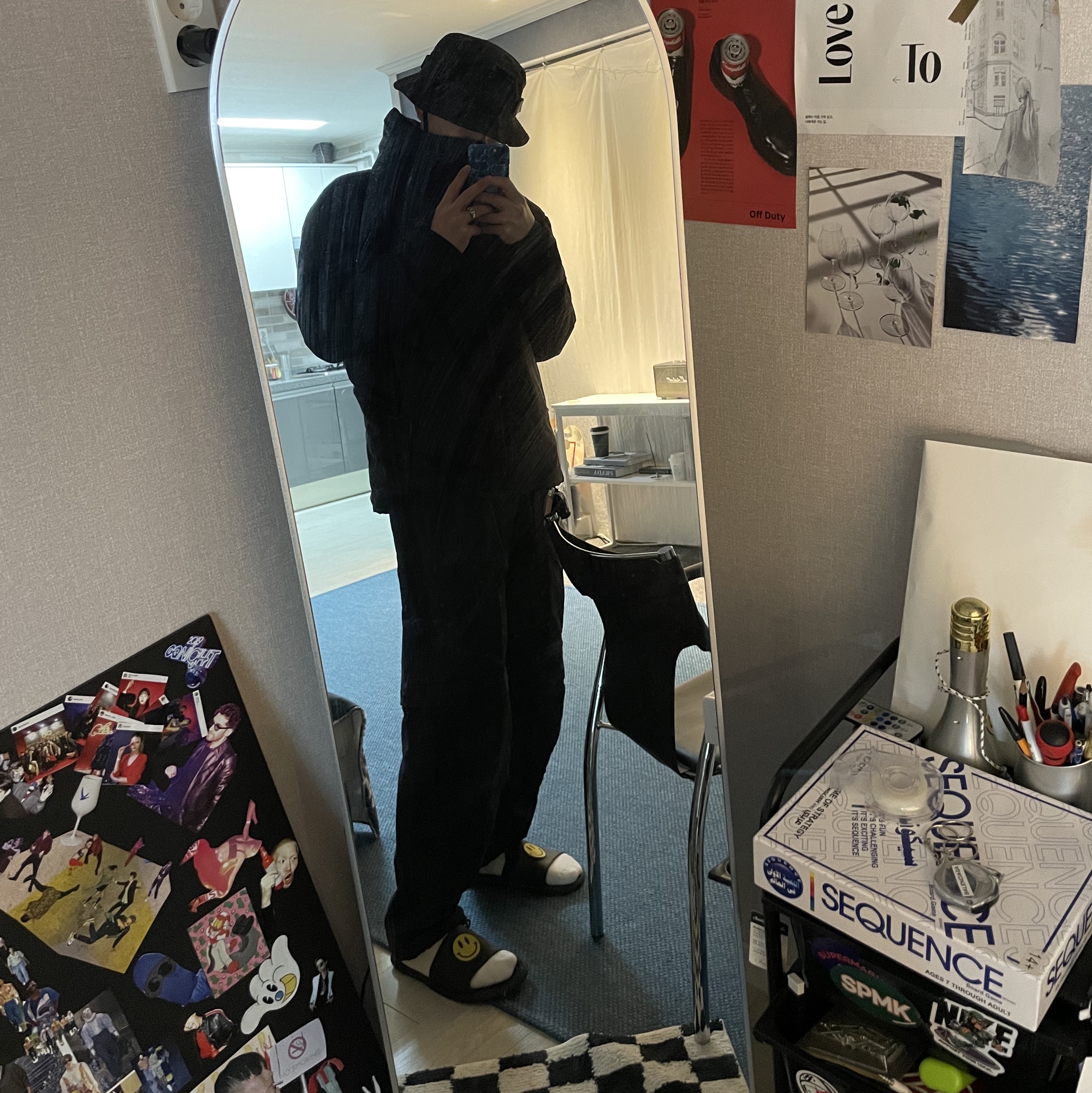Arc'teryx Atom AR Hoody Black, Nike ACG Smith Summit Cargo Pants Black - Asia 착용 스타일