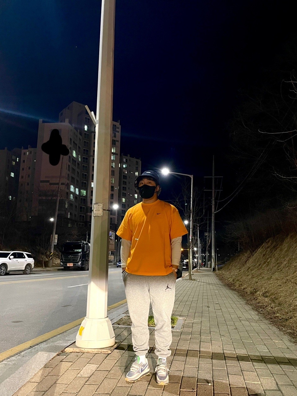 Nike x Kim Jones Oversized T-Shirt Circuit Orange - Asia, Nike x Sacai x Clot LDWaffle Cool Grey 착용 스타일 - 3