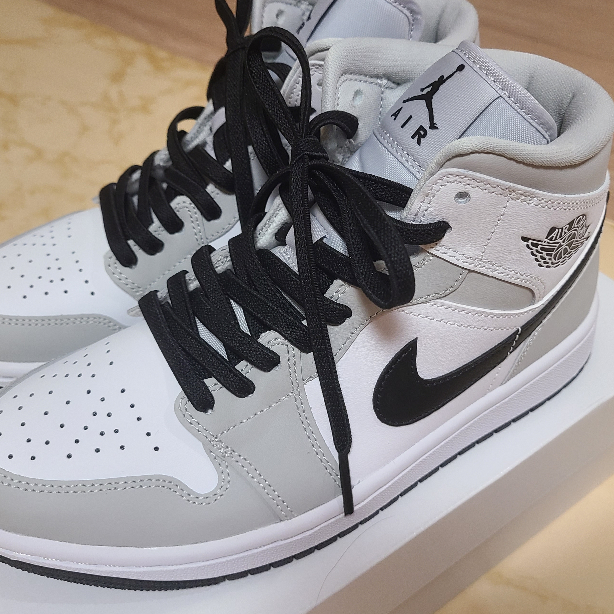 (W) Jordan 1 Mid Grey Fog 착용 스타일 - 1