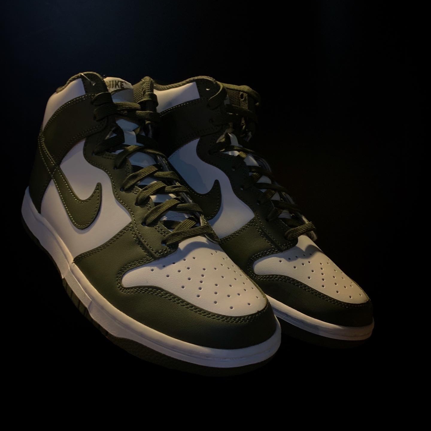 Nike Dunk High Retro Championship Khaki 착용 스타일 - 2