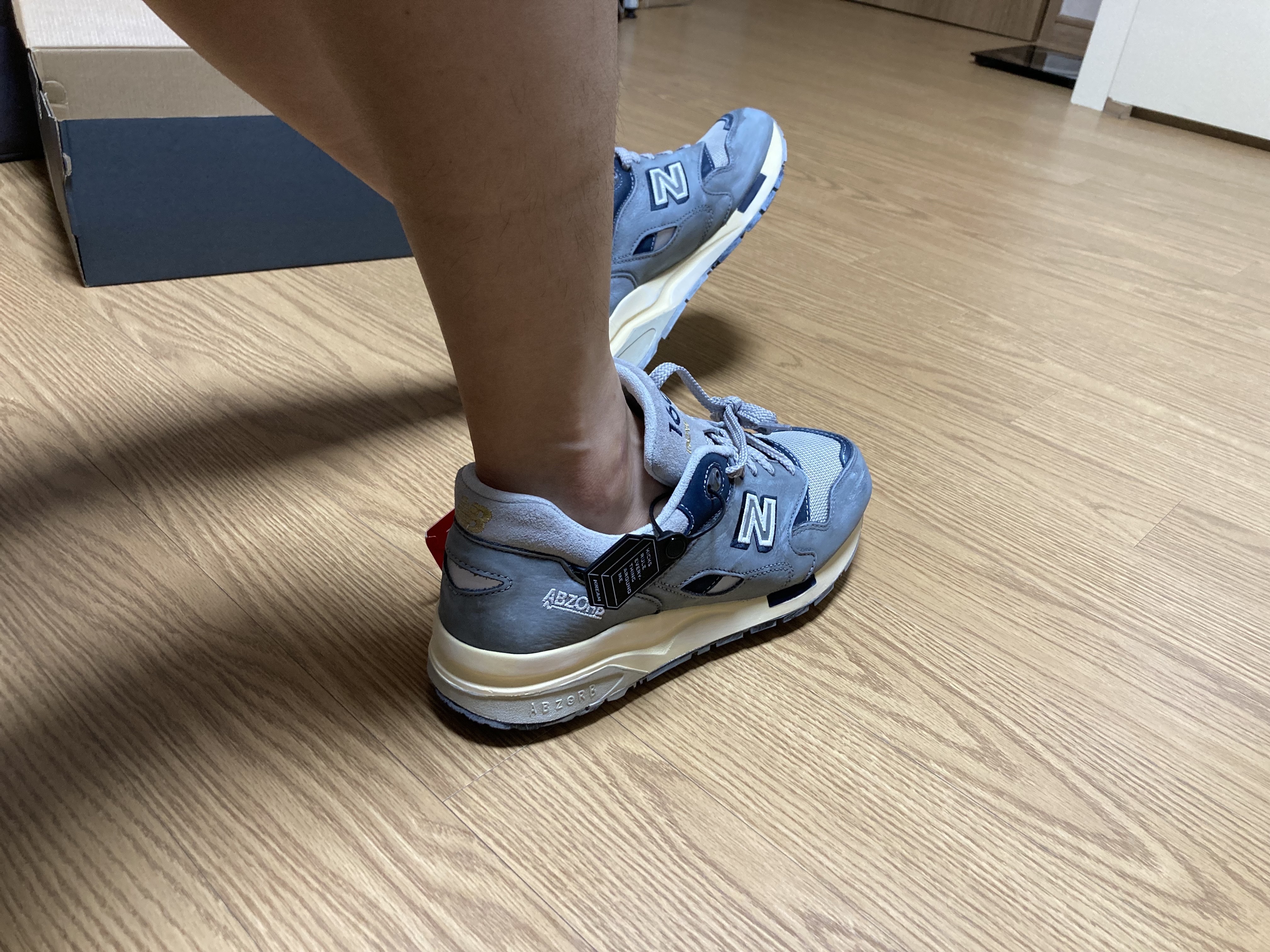 New Balance 1600 Premium Vintage Grey 착용 스타일 - 2