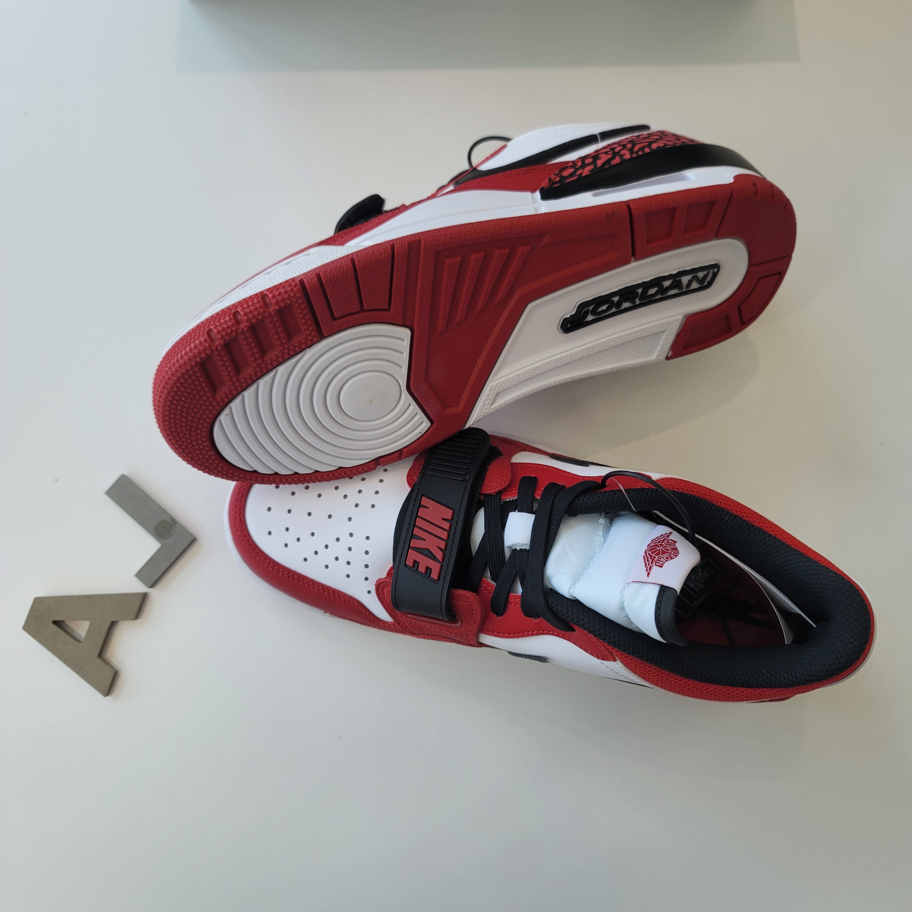 Jordan Legacy 312 Low Chicago 2022 착용 스타일 - 3