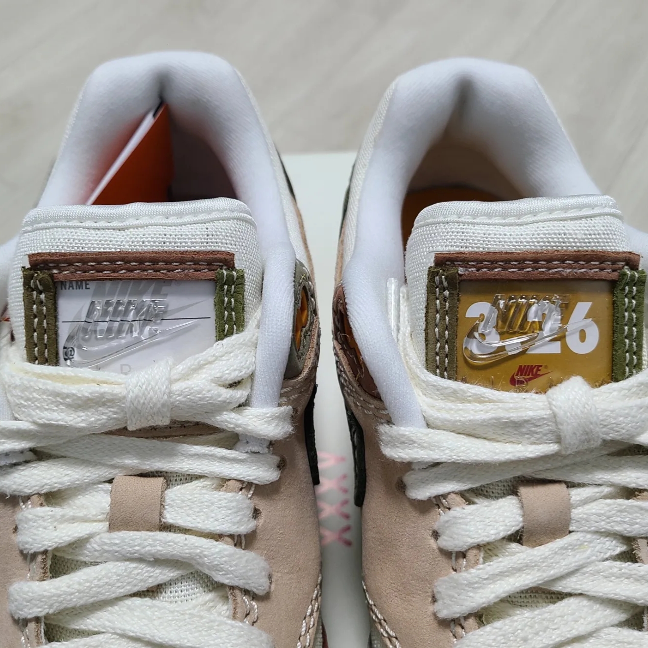 (W) Nike Air Max 1 Premium Wabisabi 착용 스타일 - 3