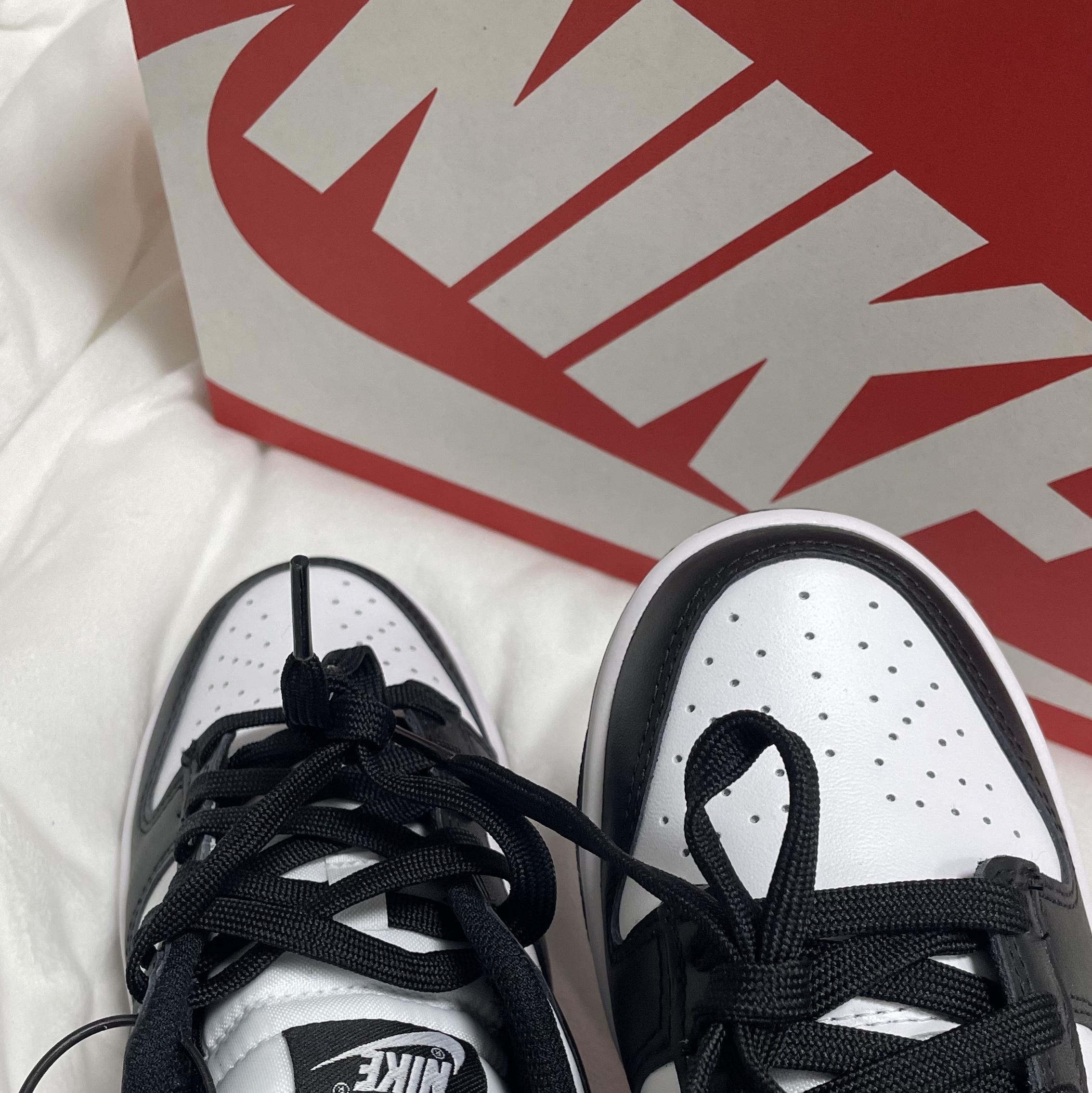 (W) Nike Dunk Low Black 착용 스타일 - 1