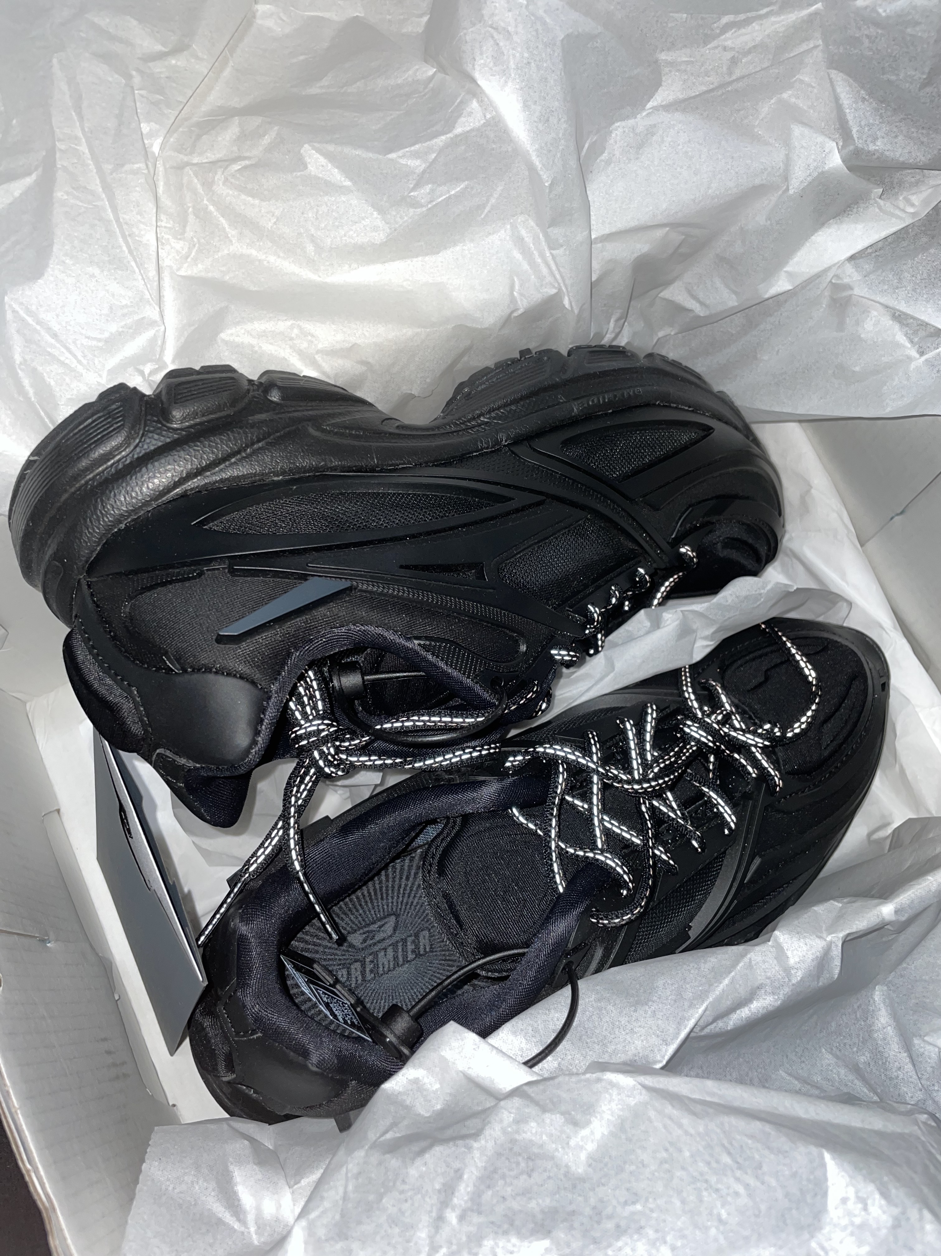 Reebok Premier Road Modern Black 착용 스타일