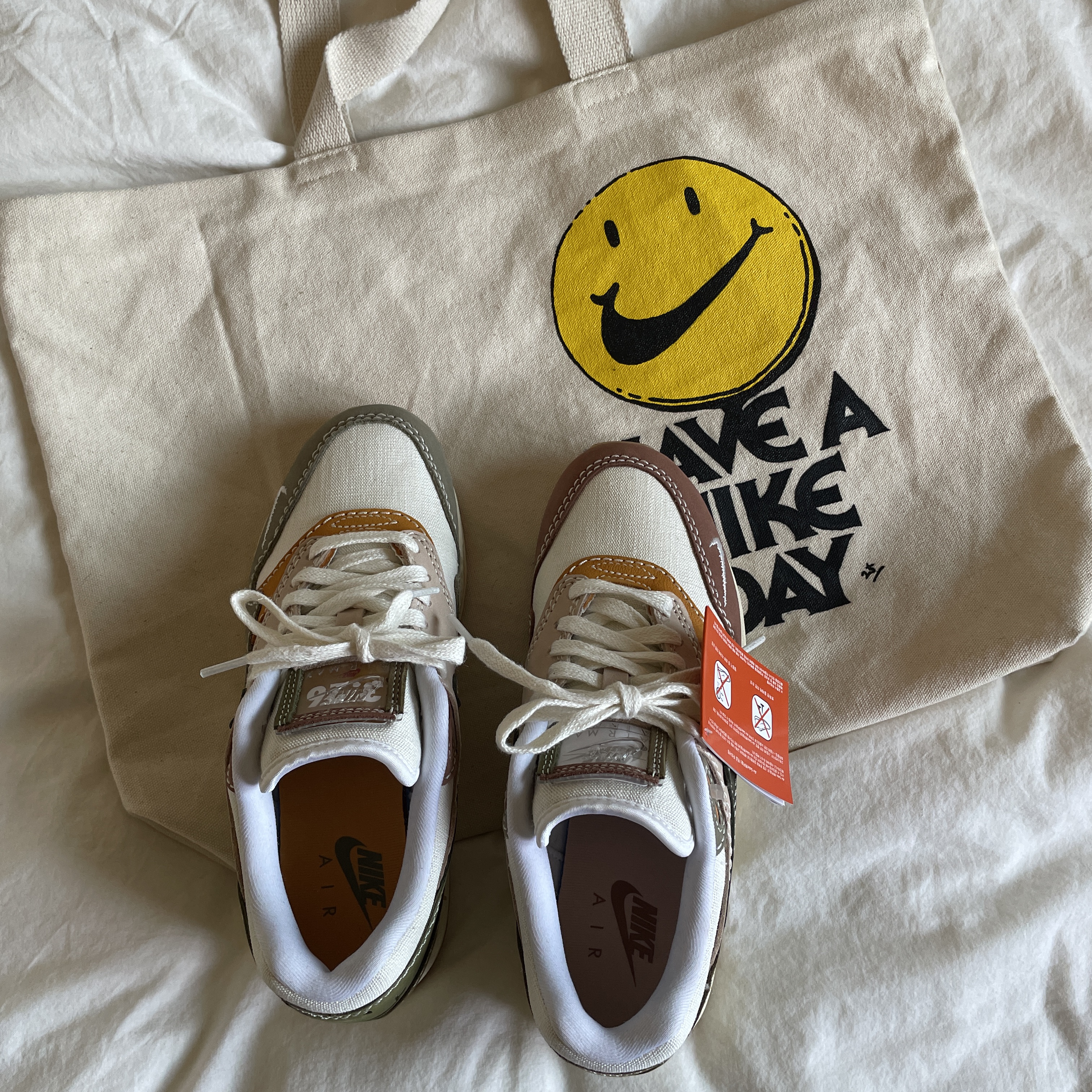 (W) Nike Air Max 1 Premium Wabisabi 착용 스타일 - 4