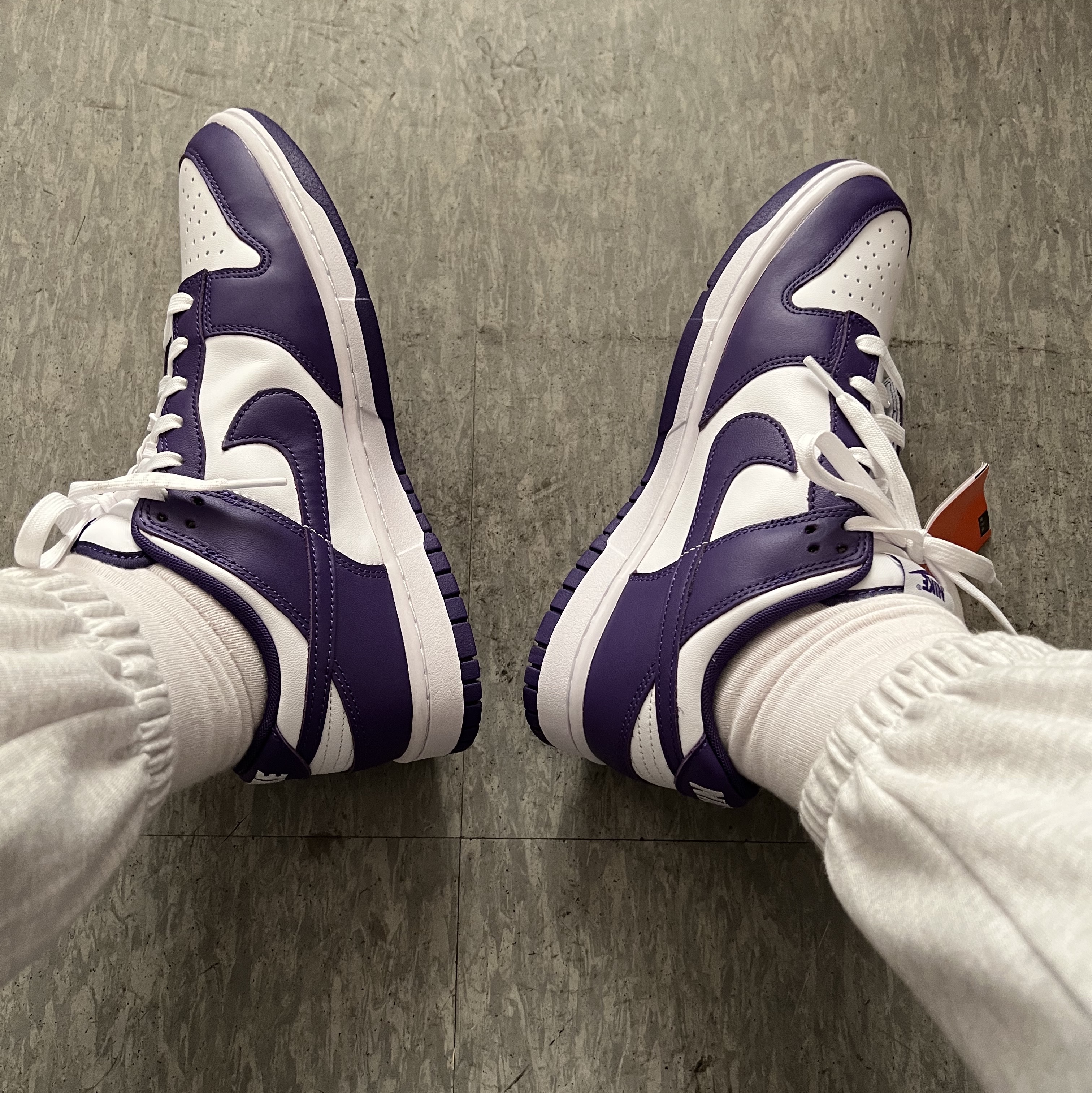 Nike Dunk Low Retro Championship Court Purple 착용 스타일