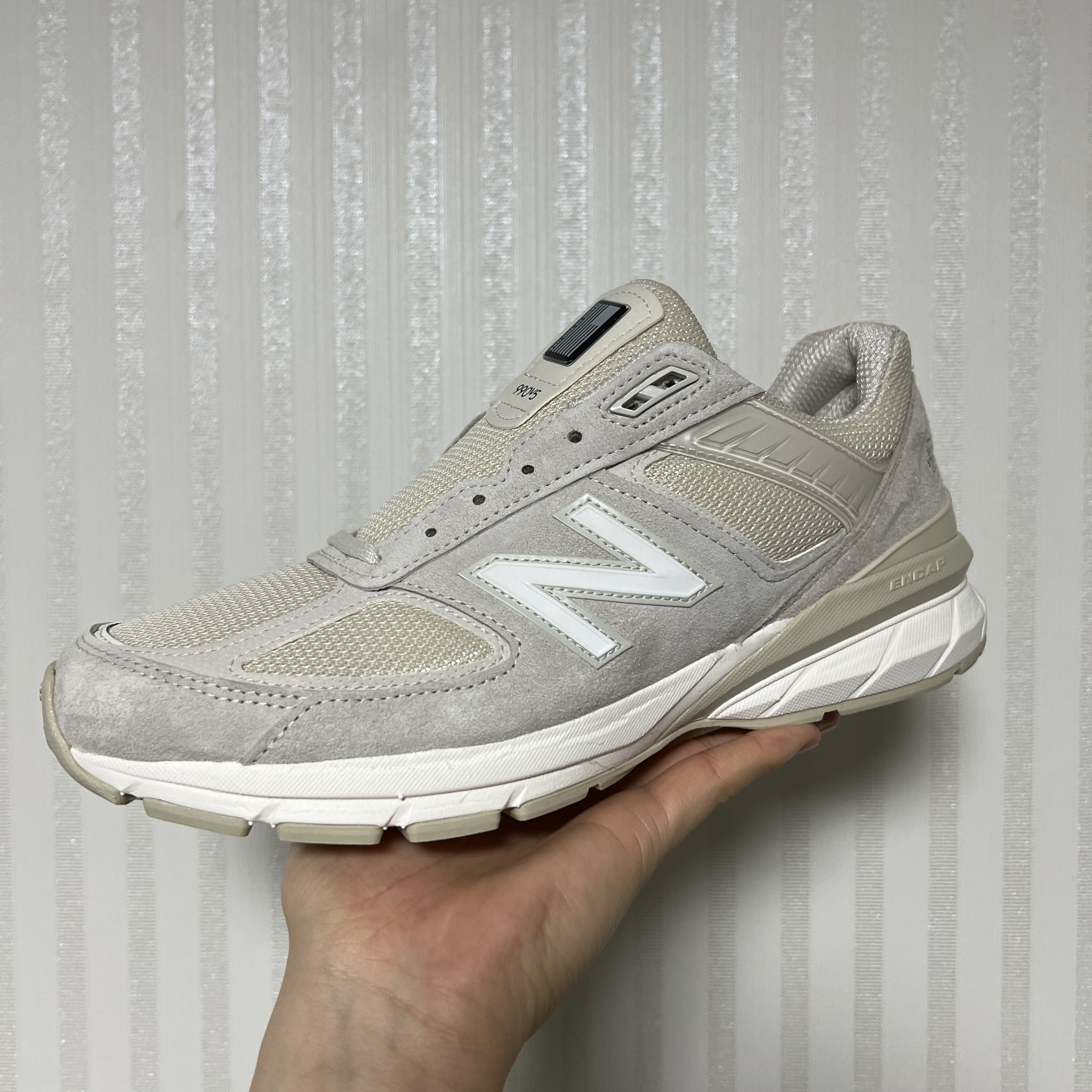 New Balance x Slow Steady Club 990v5 Made in USA Paper 착용 스타일 - 1