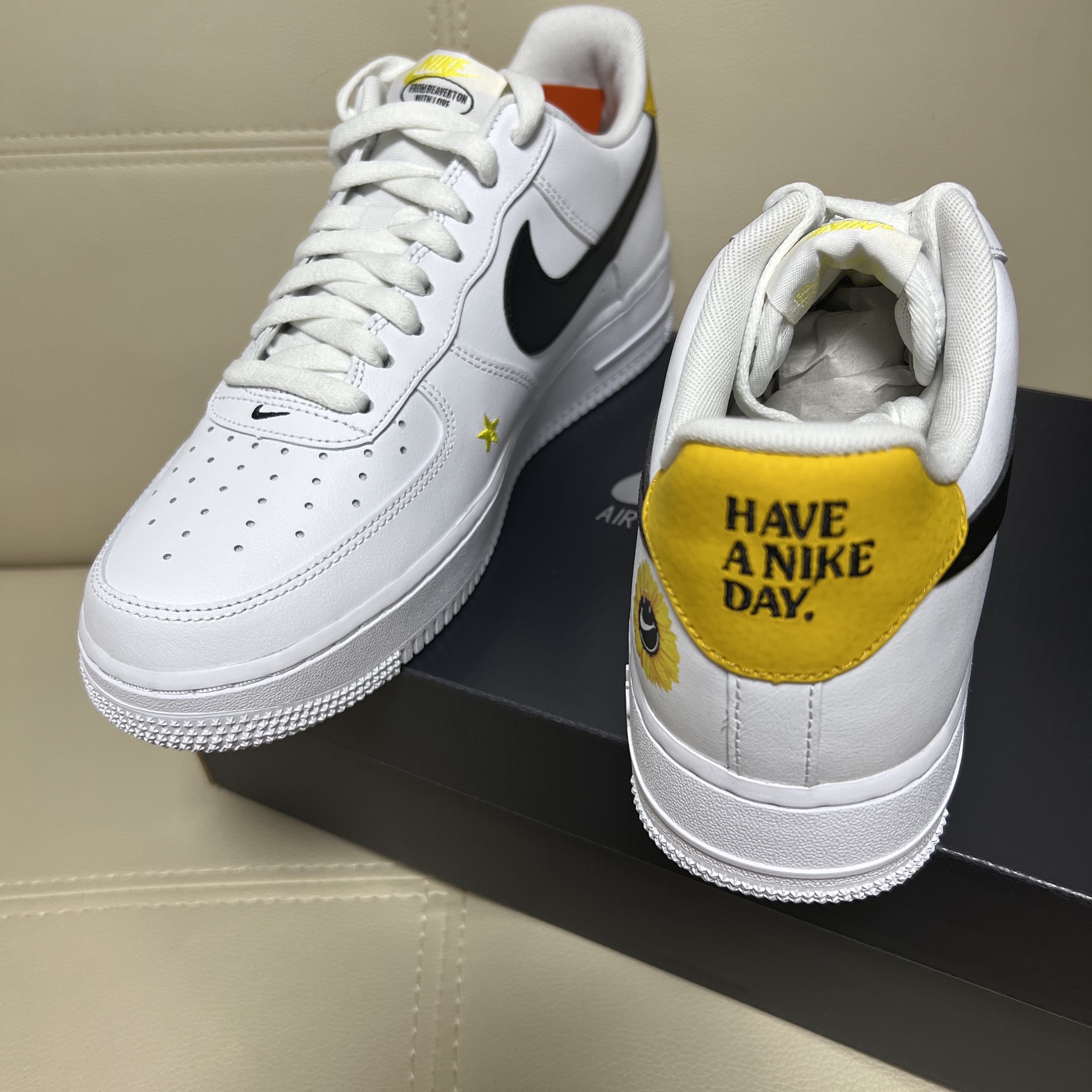 Nike Air Force 1 '07 LV8 2 Have a Nike Day 착용 스타일