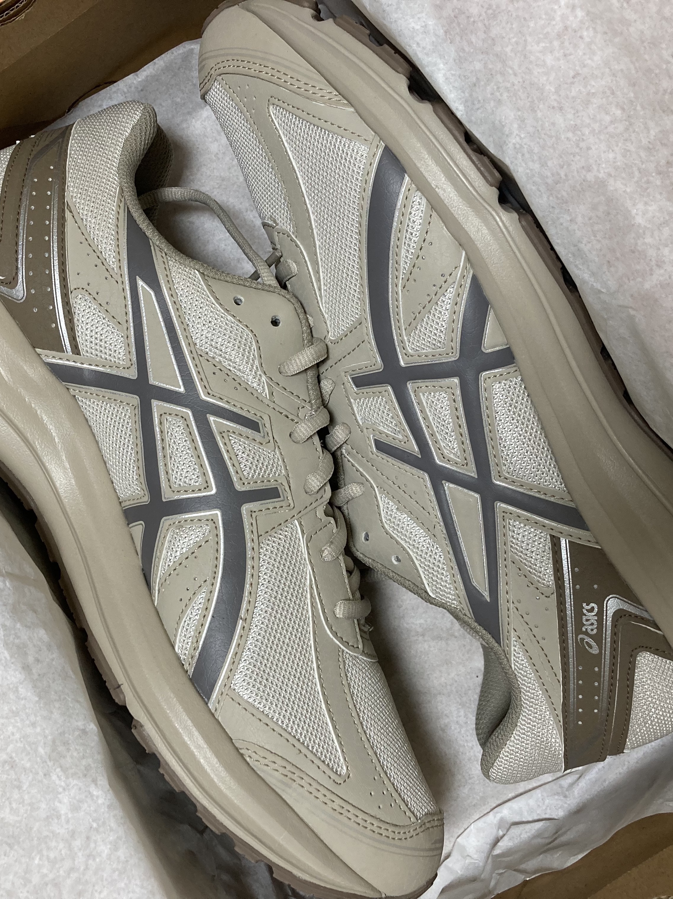 Asics Jog 100 S SMU Light Grey - 2E Wide 착용 스타일