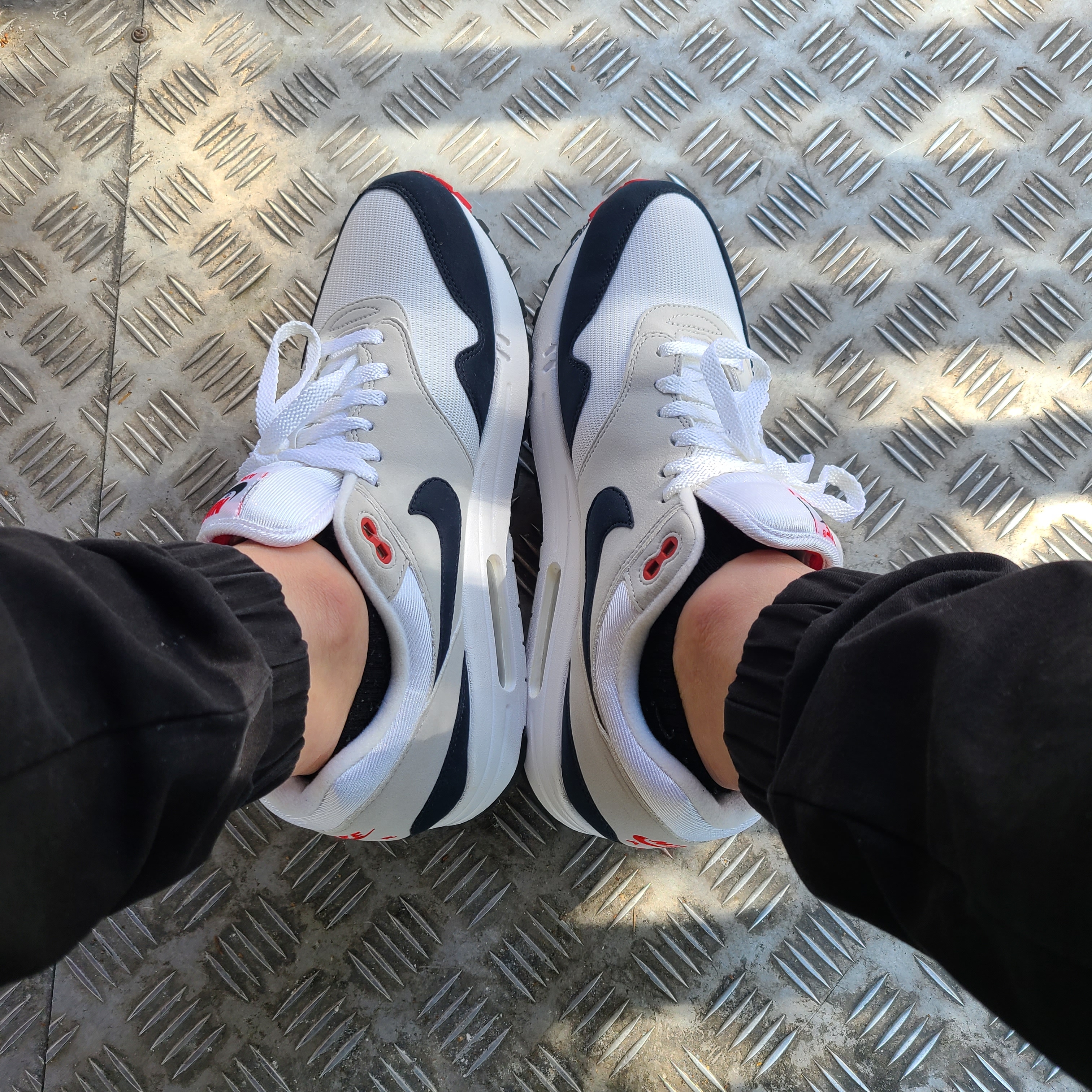 Nike Air Max 1 Anniversary Obsidian 착용 스타일 - 1