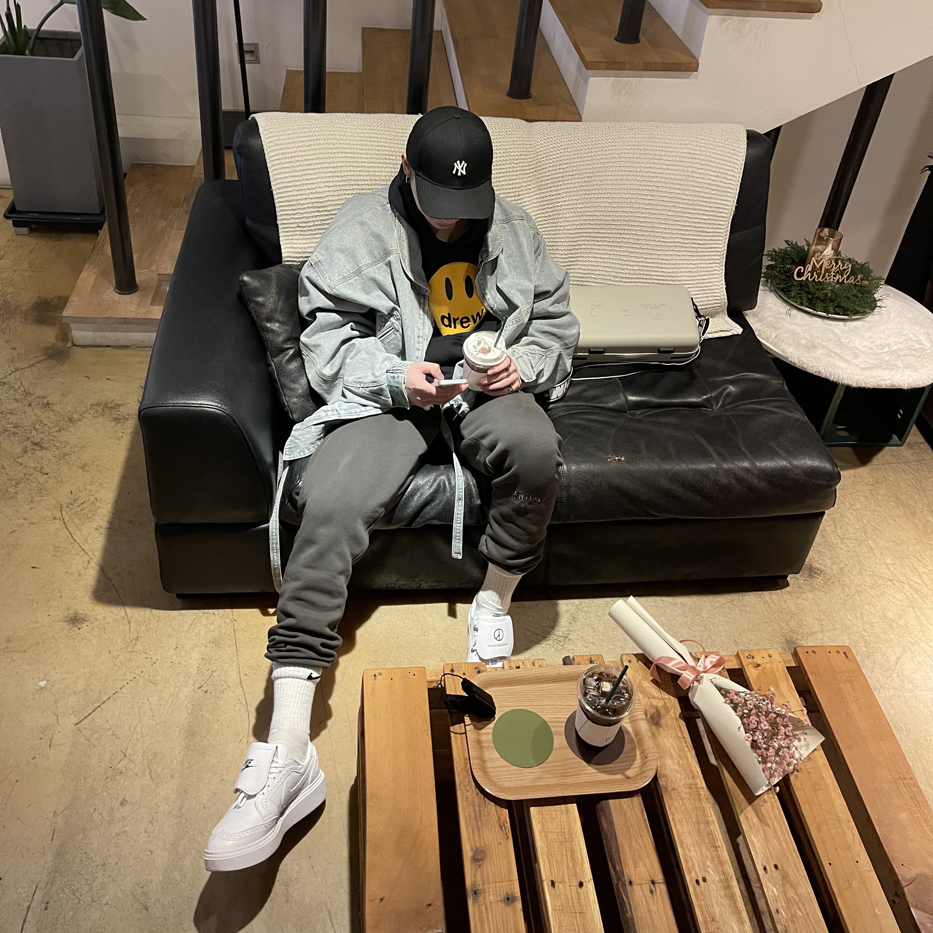 Nike x Peaceminusone Kwondo1 White, Off-White x Amore Pacific Protection Box (Without Cosmetics) 착용 스타일