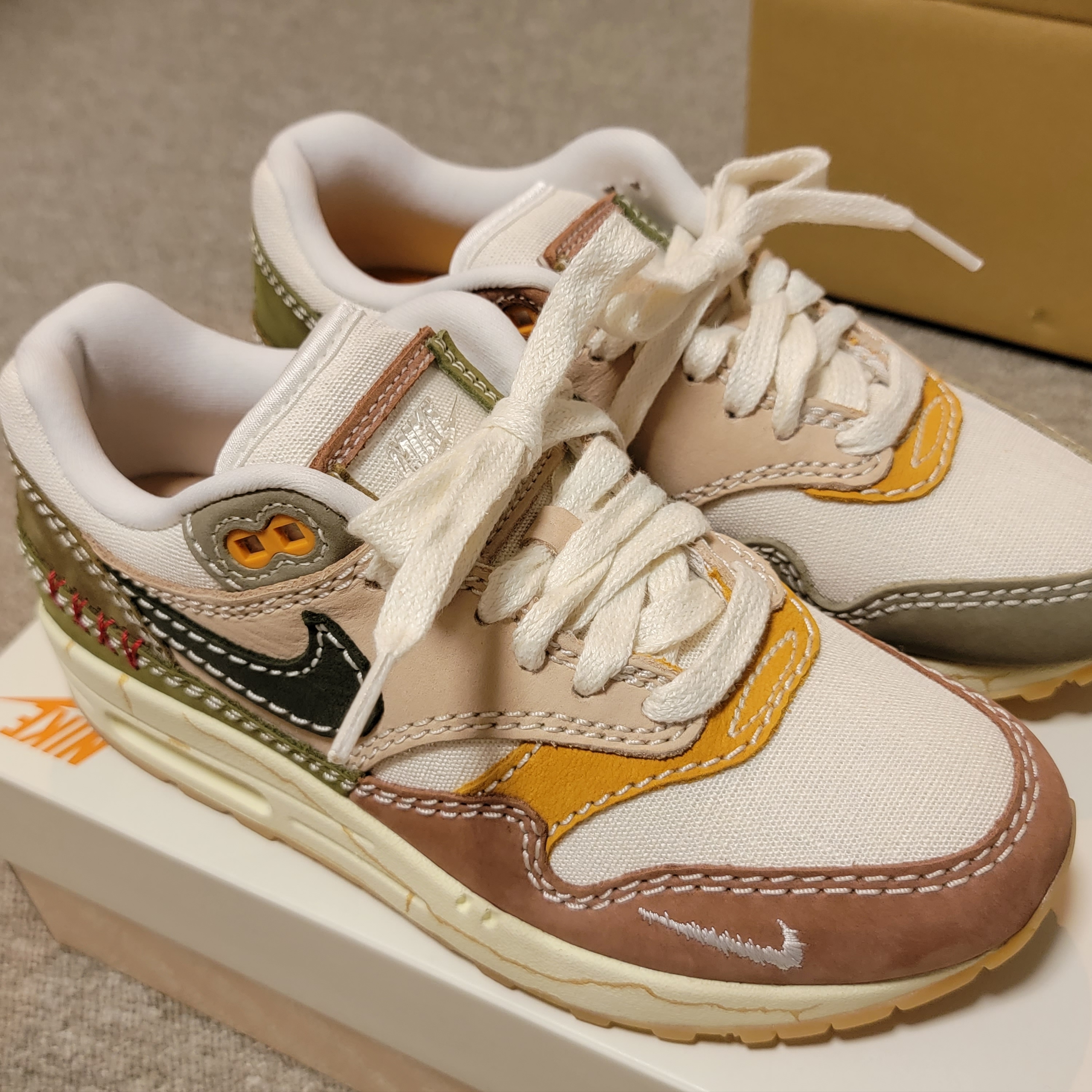 (W) Nike Air Max 1 Premium Wabisabi 착용 스타일 - 2