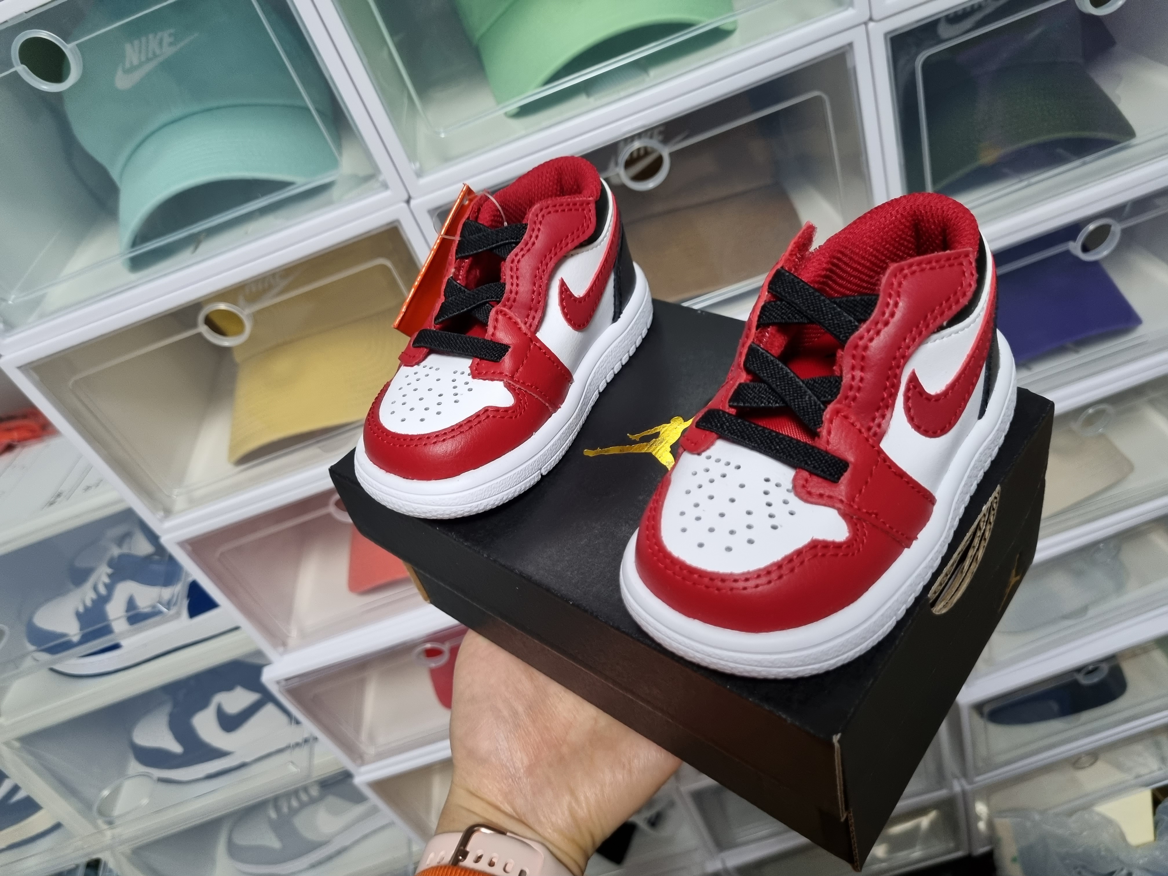 (TD) Jordan 1 Low Alt White Gym Red Black 착용 스타일 - 1