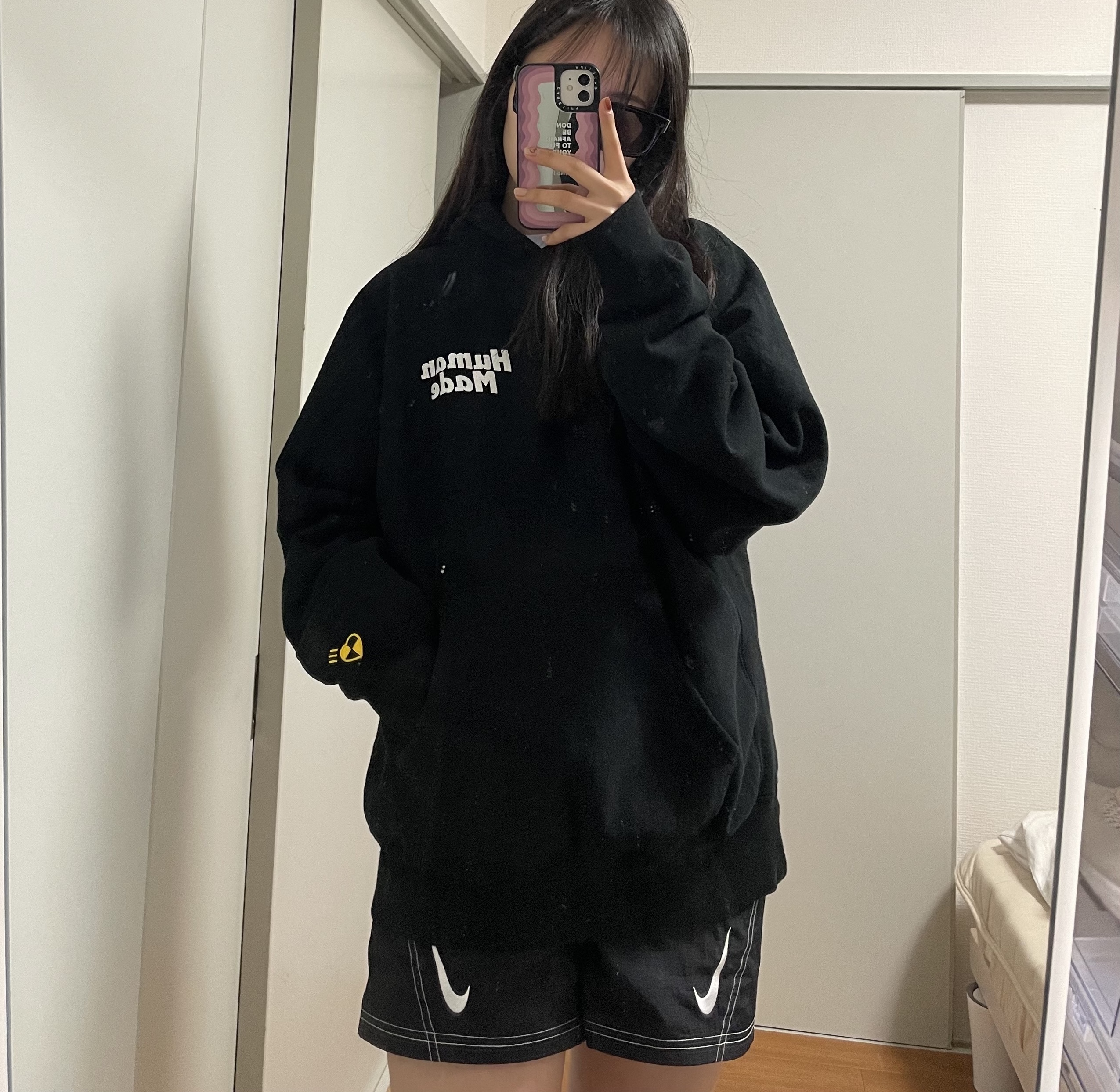 Human Made x A$AP Rocky Human Testing Pizza Hoodie Black 착용 스타일 - 3