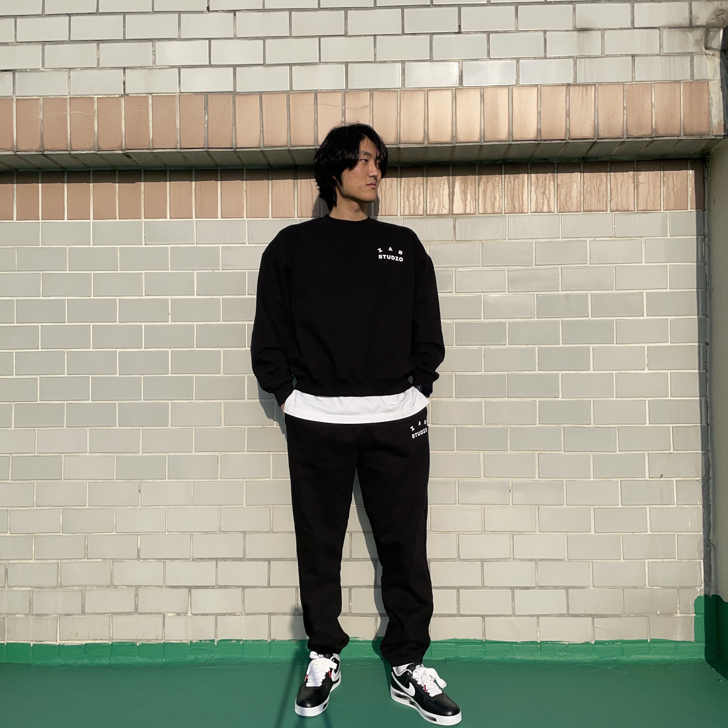 Nike x Peaceminusone Air Force 1 Low Para-Noise, IAB Studio Sweatpants Black White - 22SS 착용 스타일 - 1