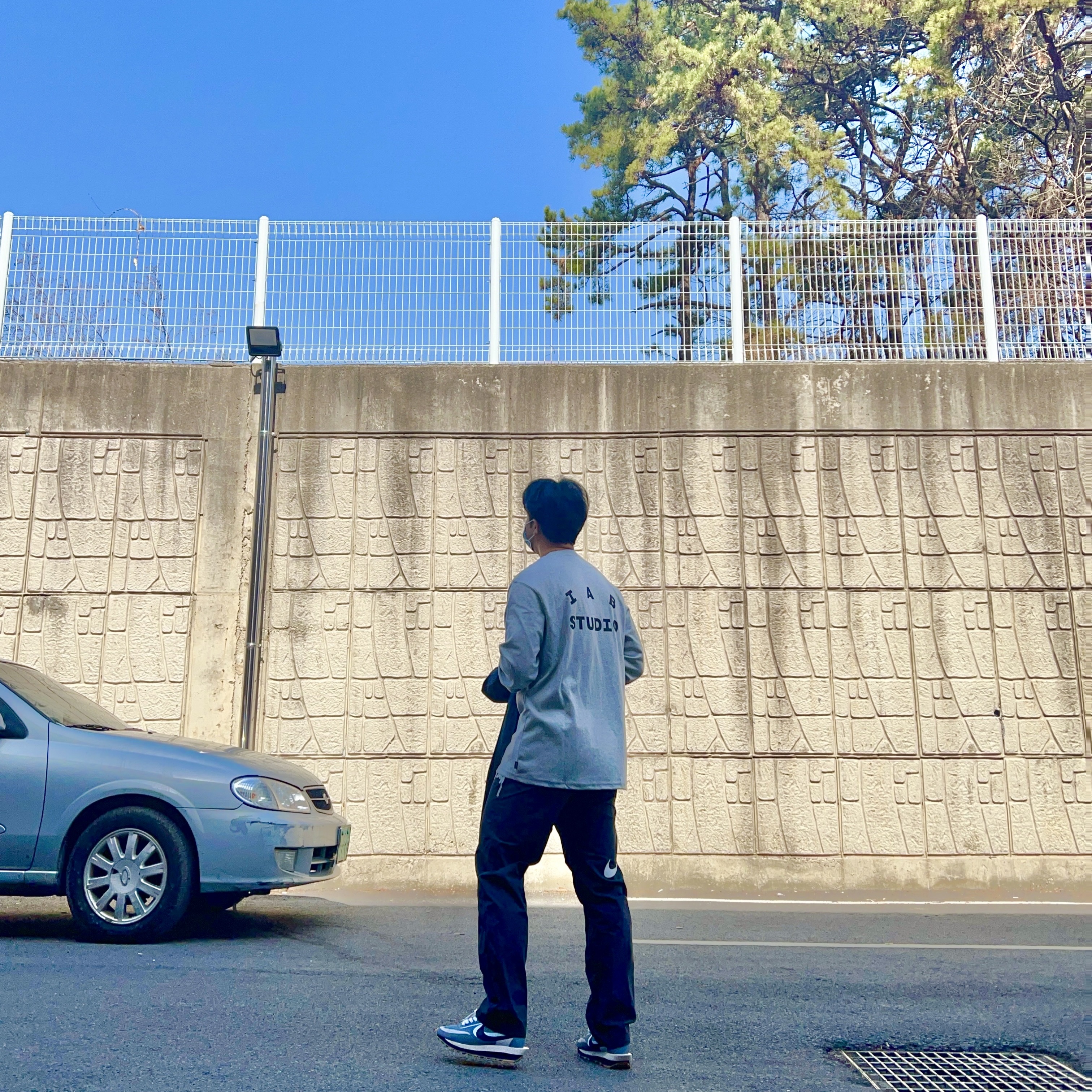 Nike x Stussy Windrunner Jacket Off Noir, Nike x Stussy Beach Pants Off Noir 착용 스타일