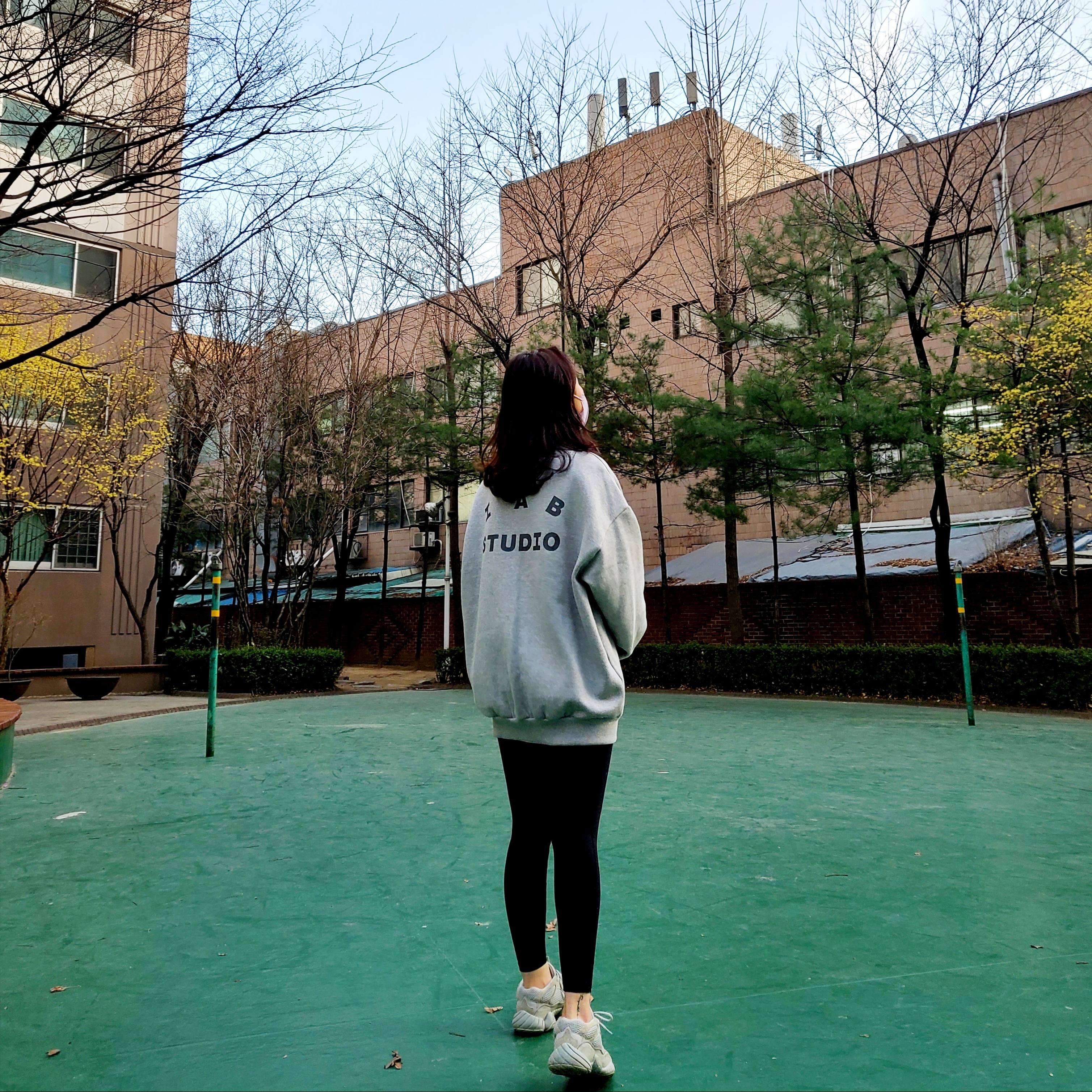 IAB Studio x Hyundai Mobis Half Zip Pullover Grey, Adidas Yeezy 500 Salt 착용 스타일 - 2