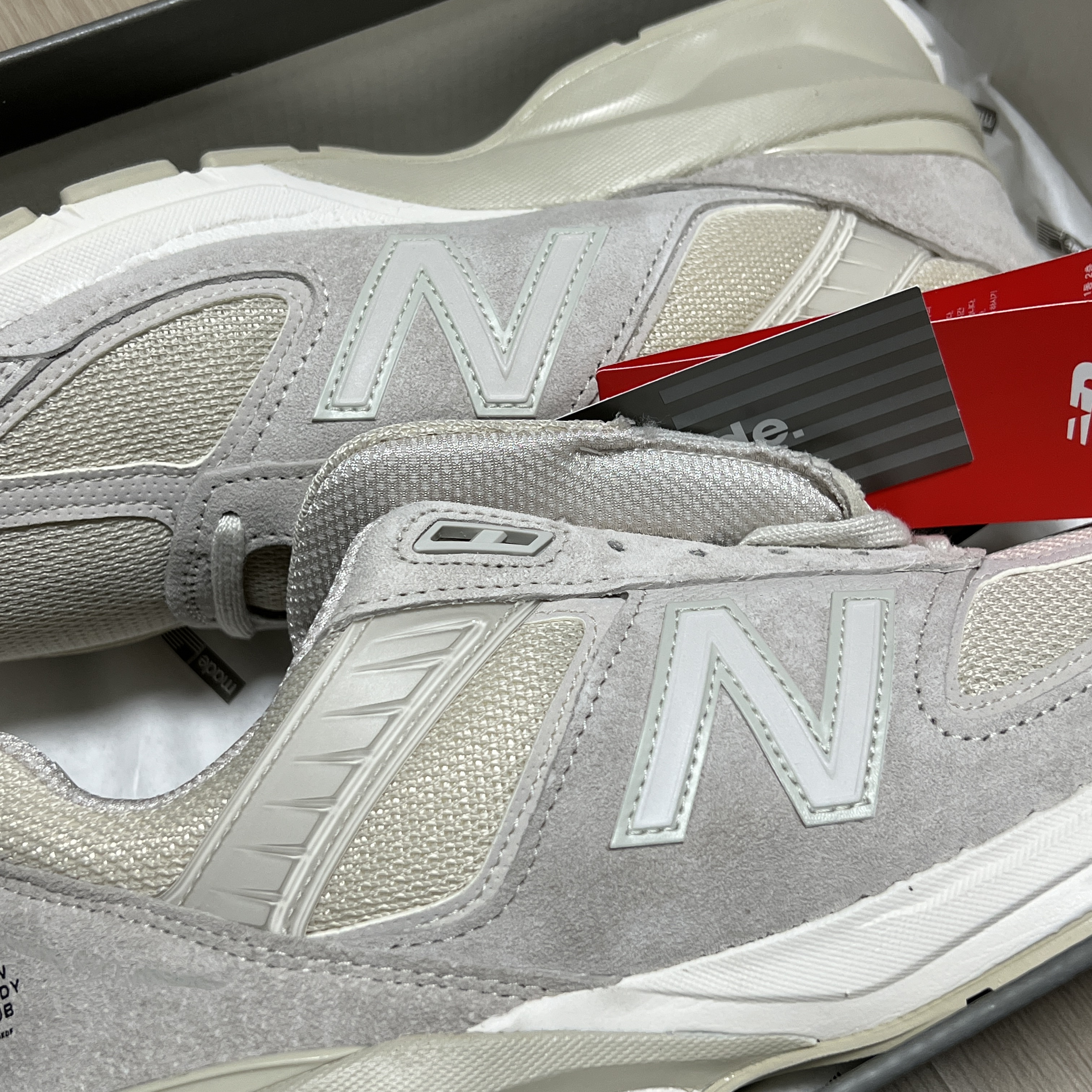 New Balance x Slow Steady Club 990v5 Made in USA Paper 착용 스타일 - 3