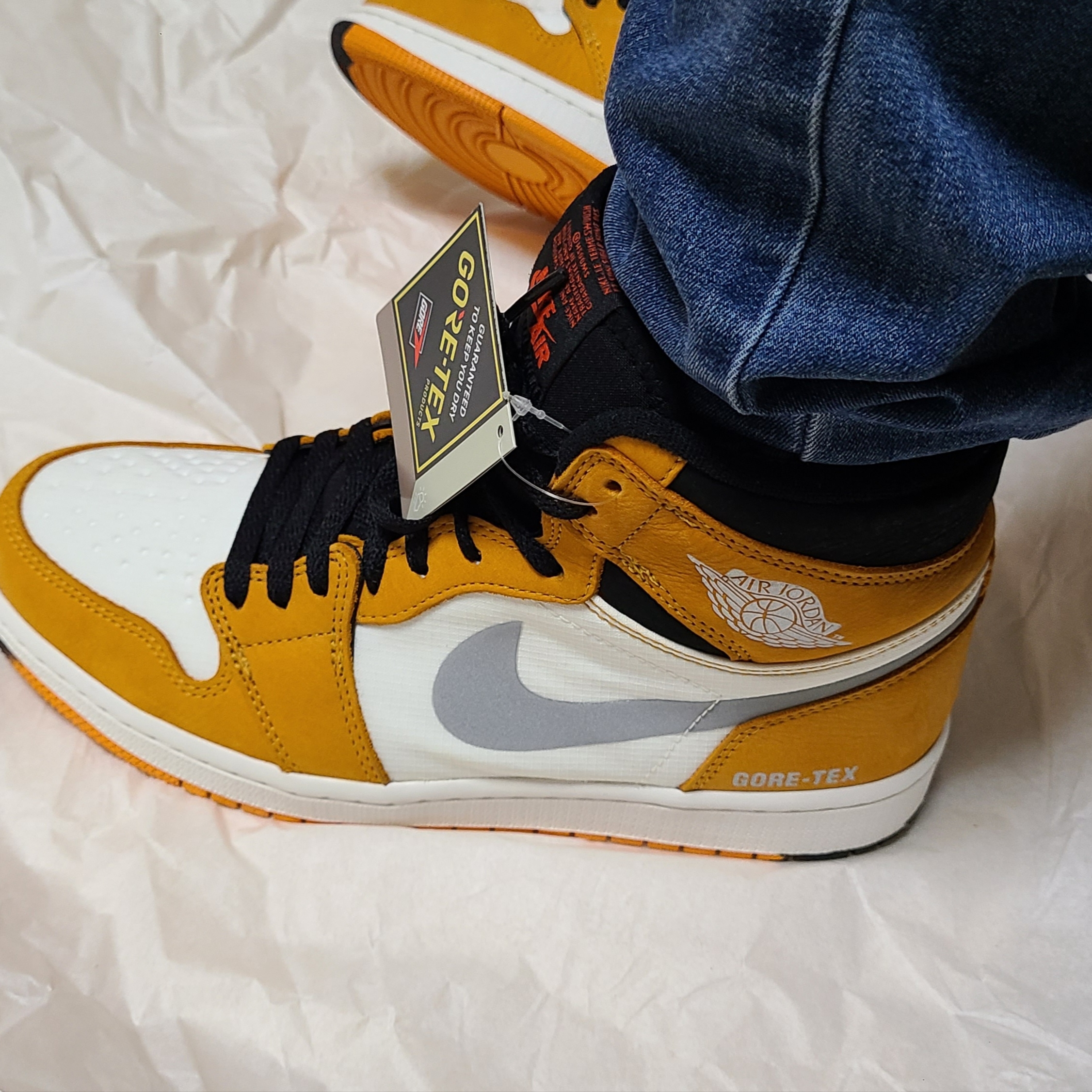 Jordan 1 Element Gore-Tex Light Curry 착용 스타일