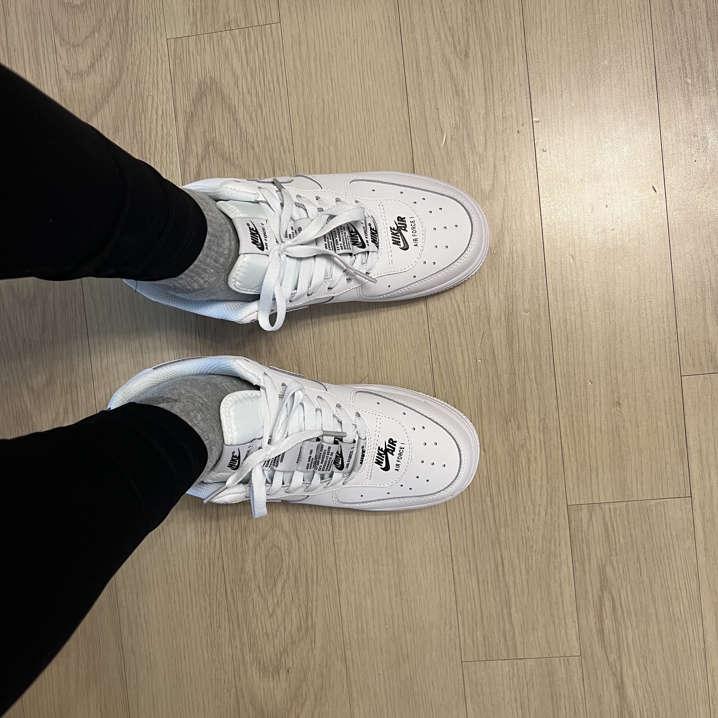 Nike Air Force 1 '07 Low Added Air White 착용 스타일