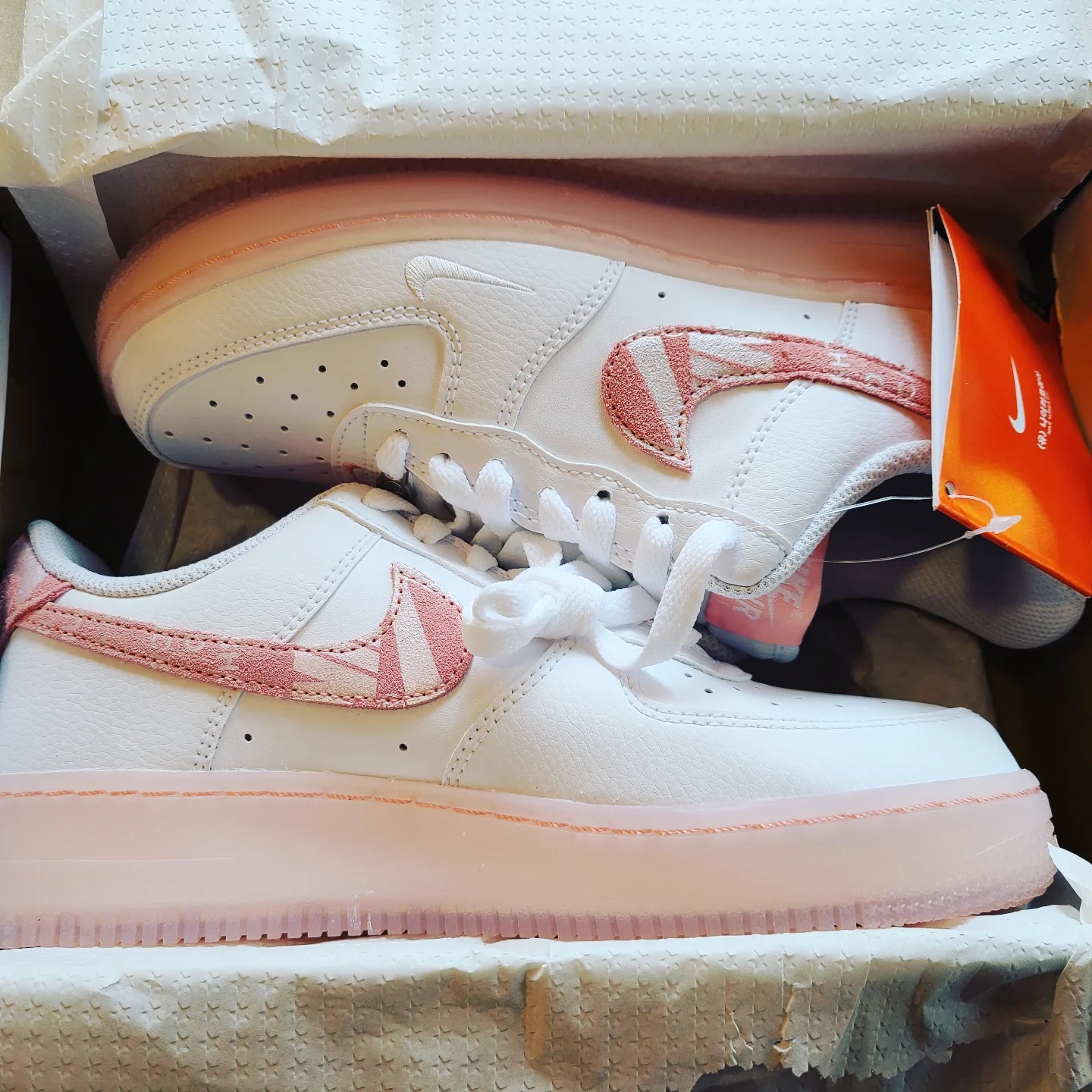 (W) Nike Air Force 1 '07 LV8 Copy and Paste 착용 스타일 - 2