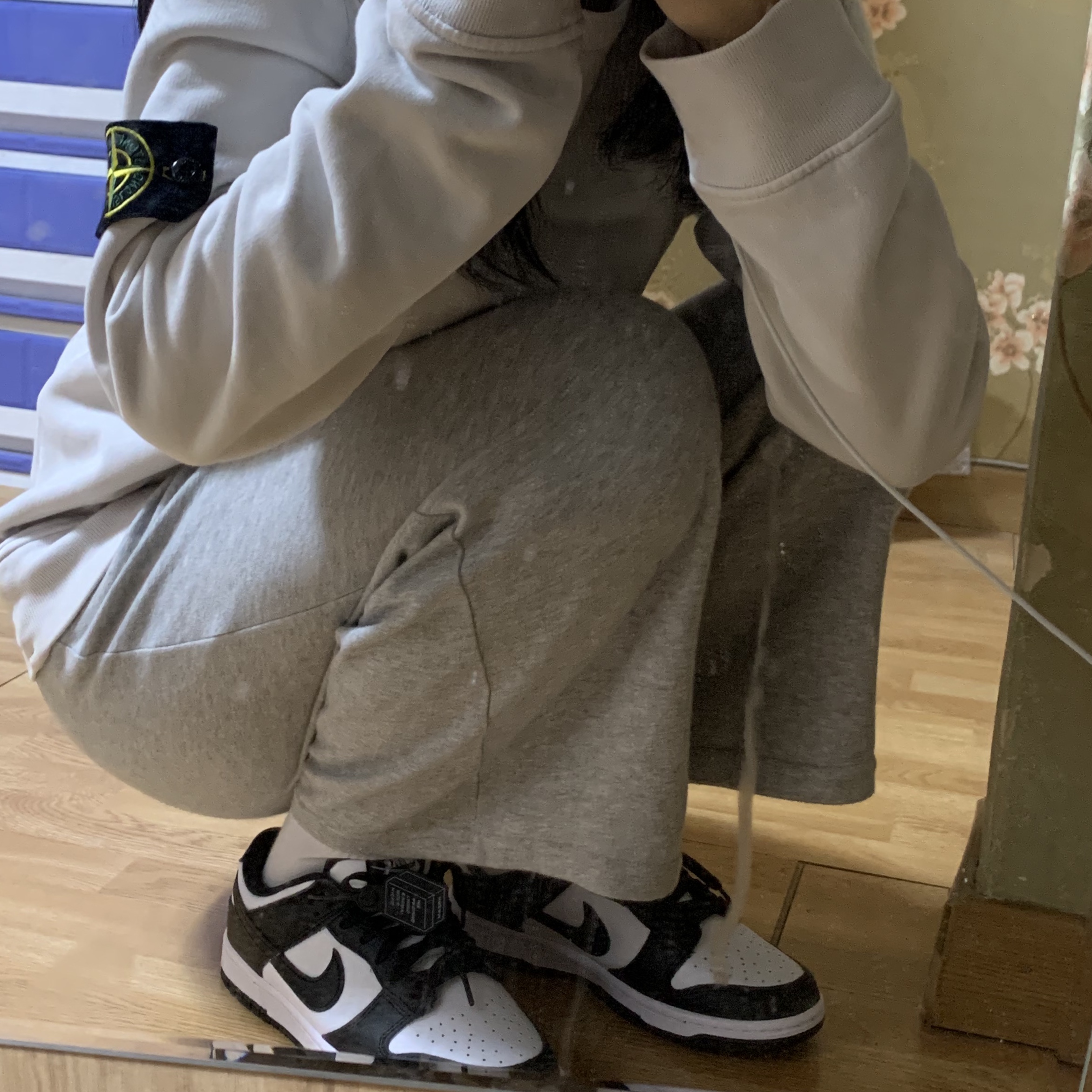 (W) Nike Dunk Low Black 착용 스타일 - 1