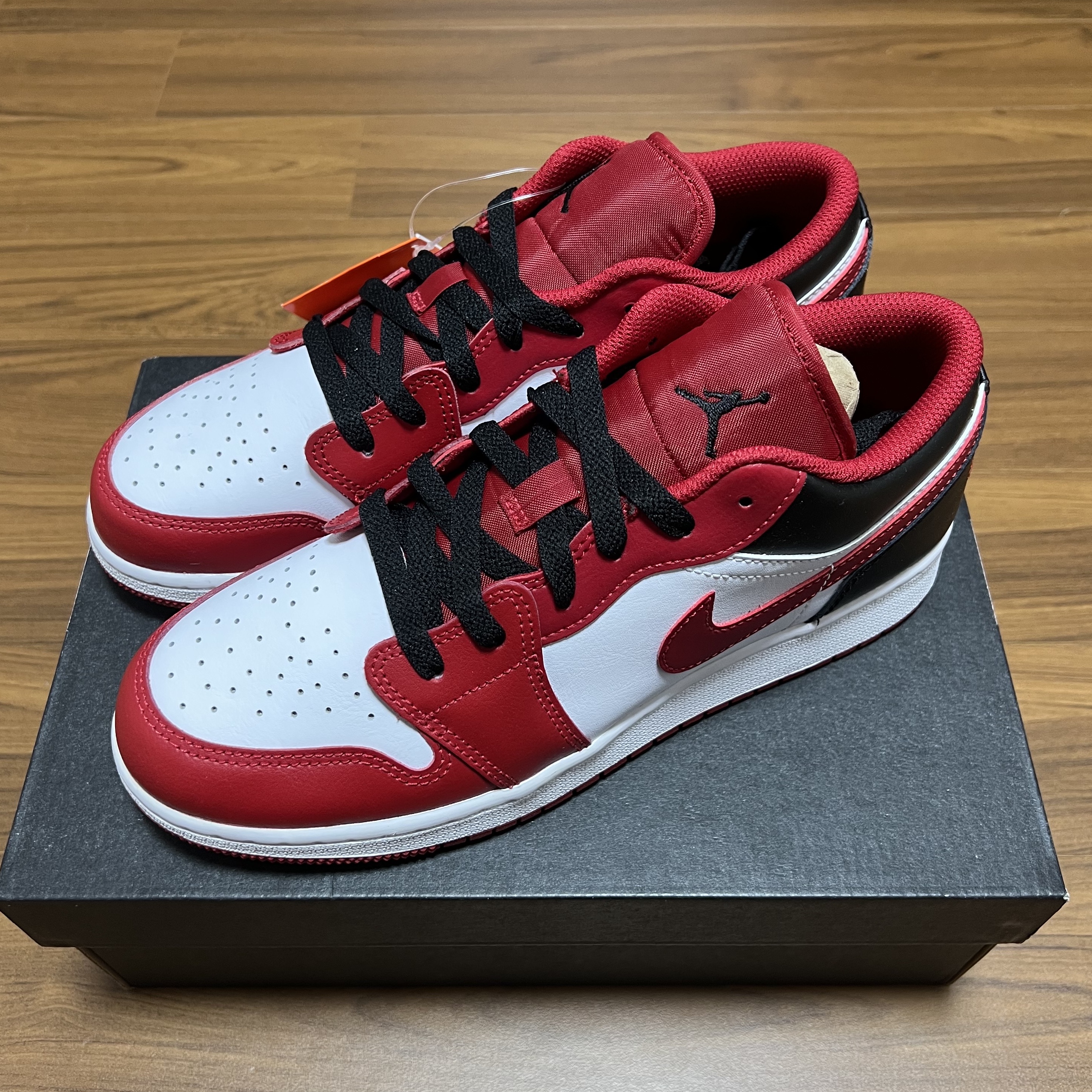 (GS) Jordan 1 Low White Gym Red Black 착용 스타일 - 2