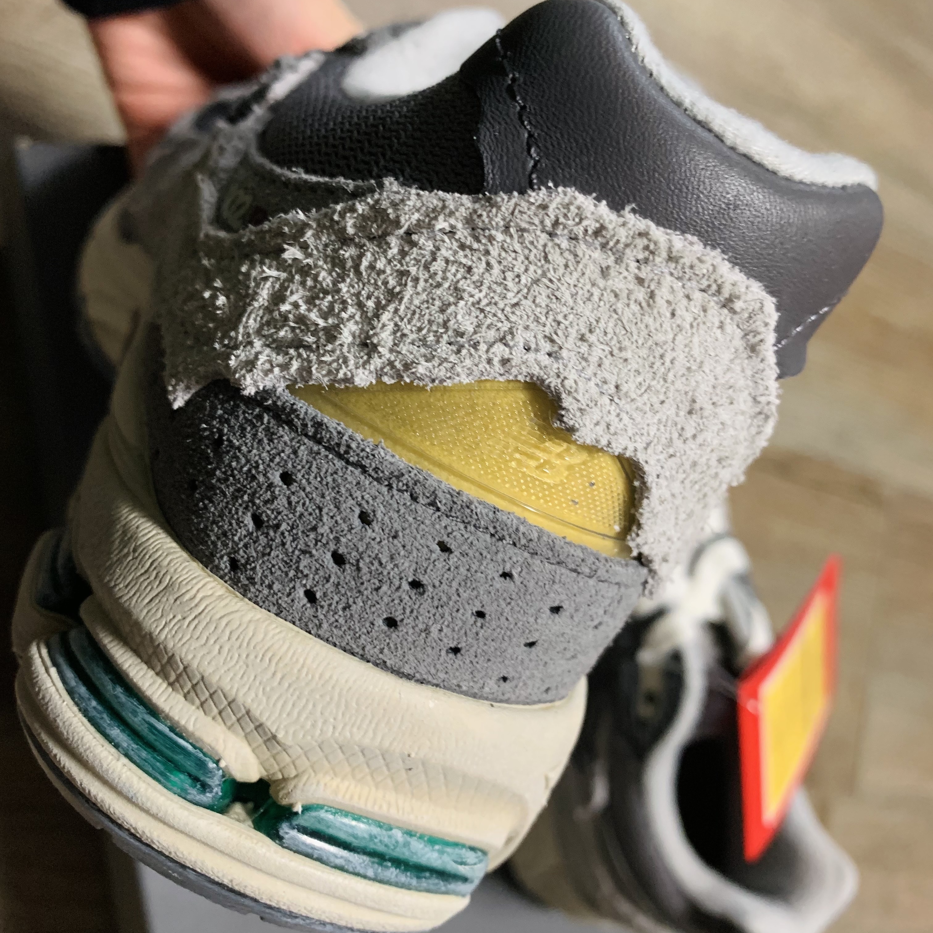 New Balance 2002R Protection Pack Rain Cloud 착용 스타일 - 2