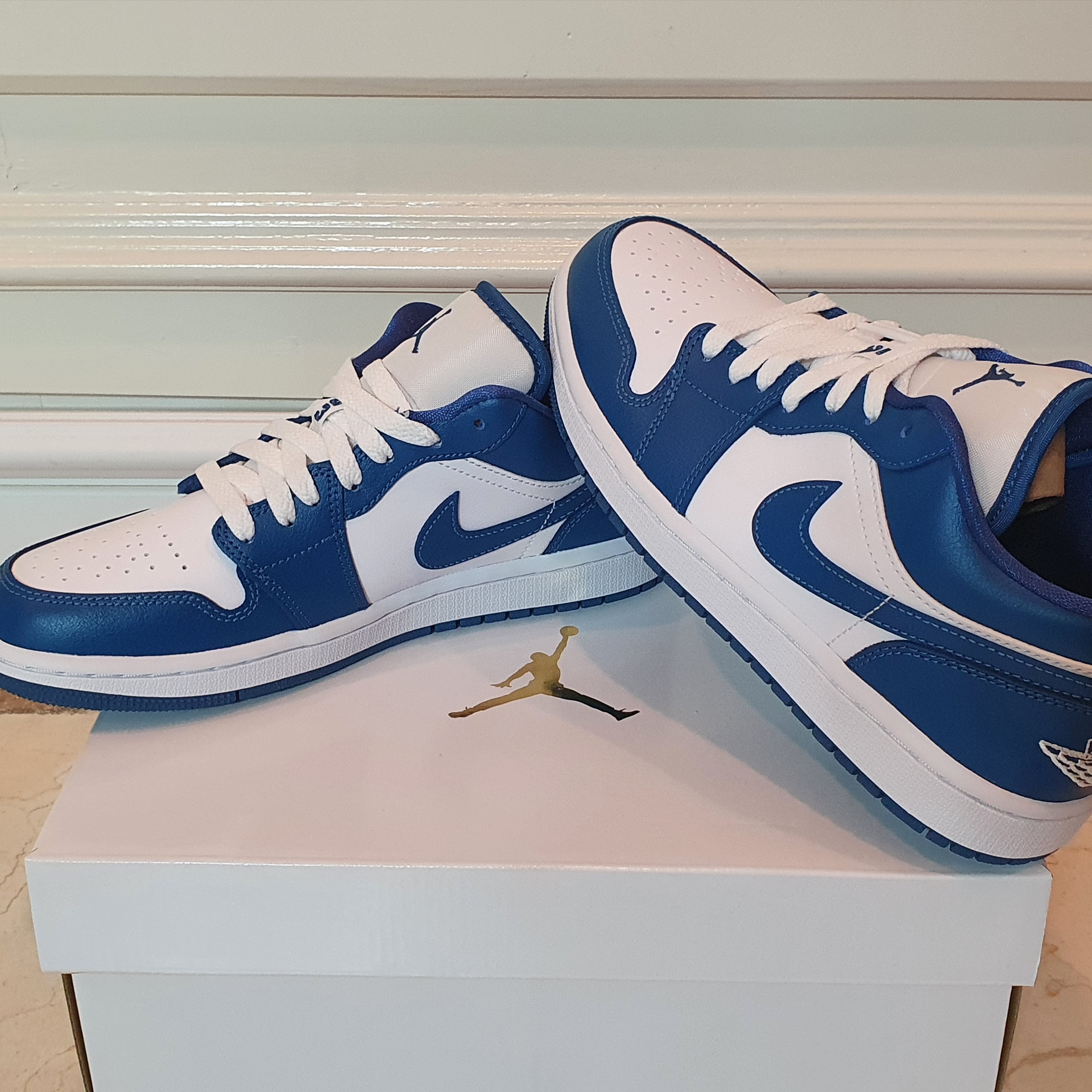 (W) Jordan 1 Low White Dark Marina Blue 착용 스타일 - 3