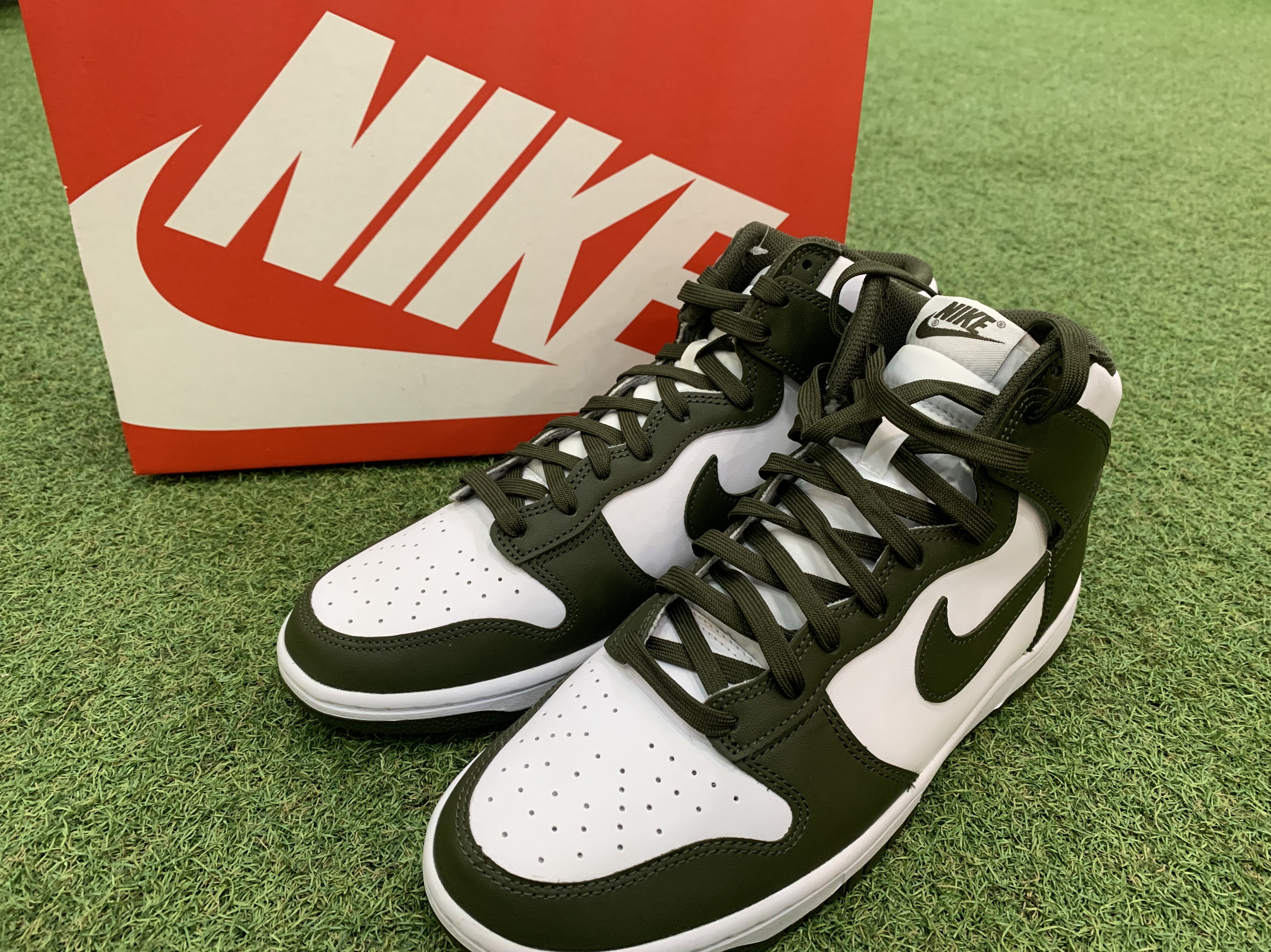 Nike Dunk High Retro Championship Khaki 착용 스타일