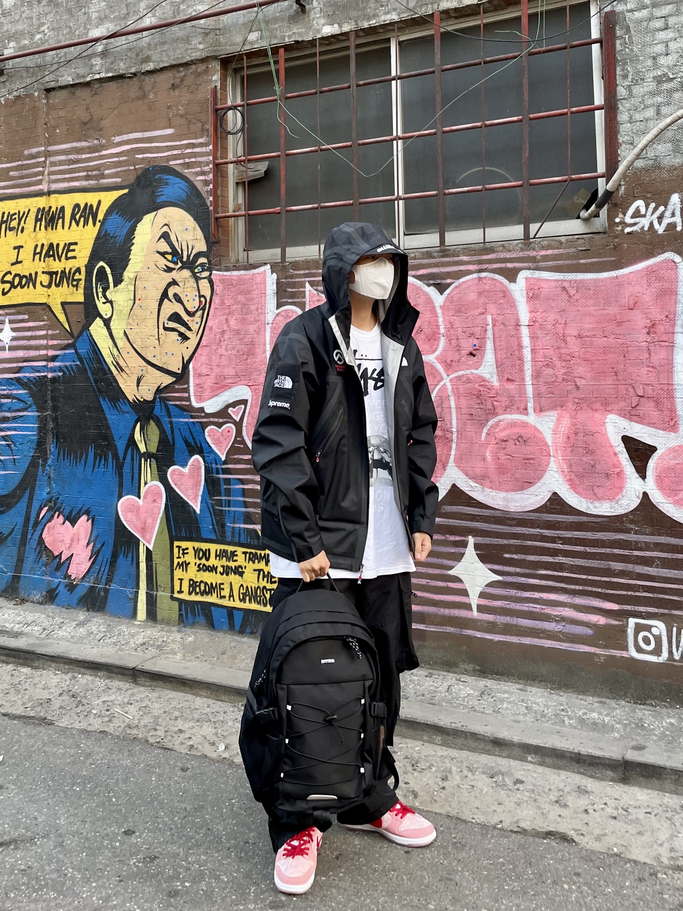 Supreme x The North Face Summit Series Outer Tape Seam Jacket Black - 21SS, Stussy x Rick Owens 40 WT T-Shirt 착용 스타일 - 1