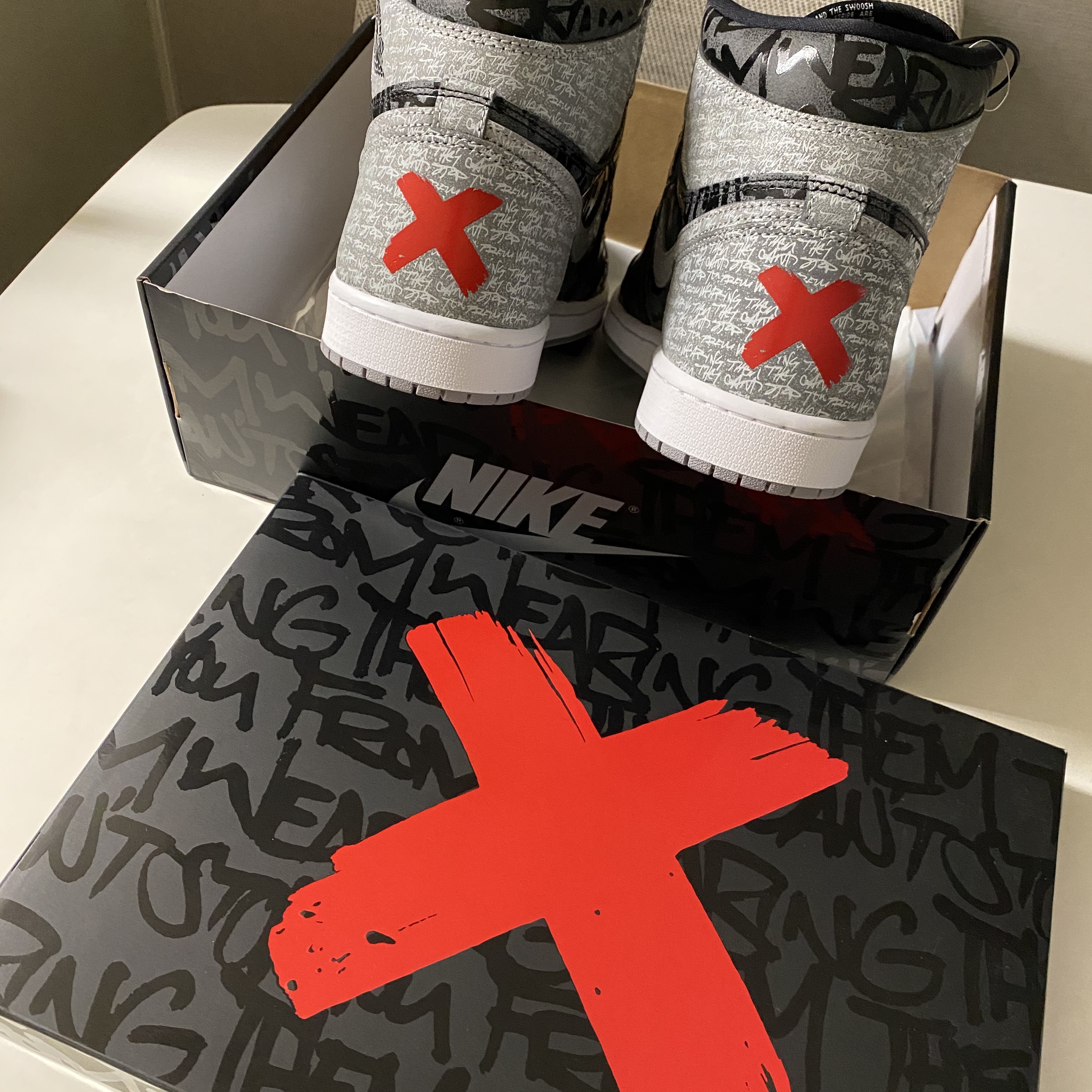 Jordan 1 Retro High OG Rebellionaire 착용 스타일 - 1