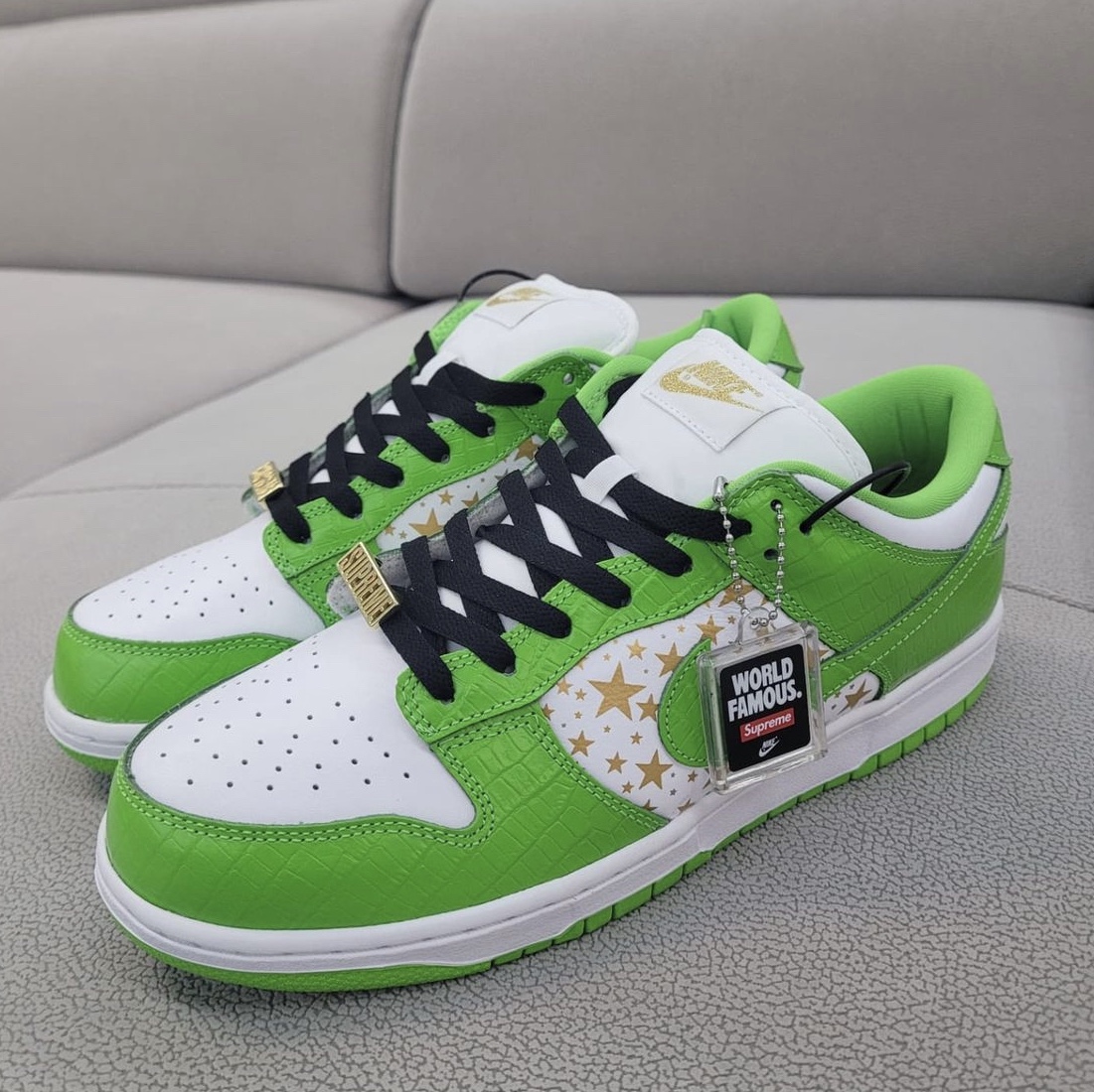 Nike x Supreme SB Dunk Low Barkroot Brown, Nike x Supreme SB Dunk Low Black 착용 스타일 - 2