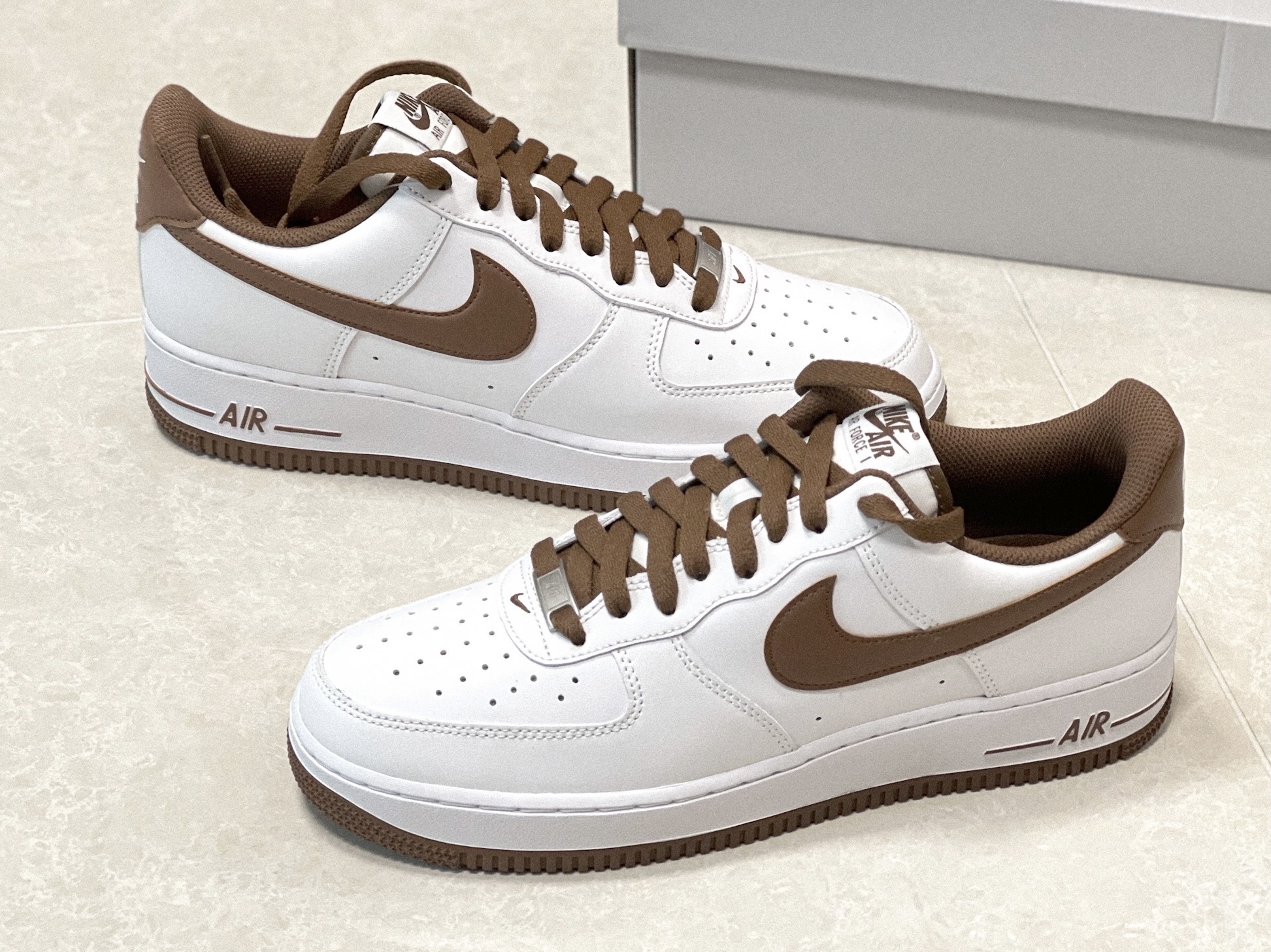 Nike Air Force 1 '07 Pecan 착용 스타일