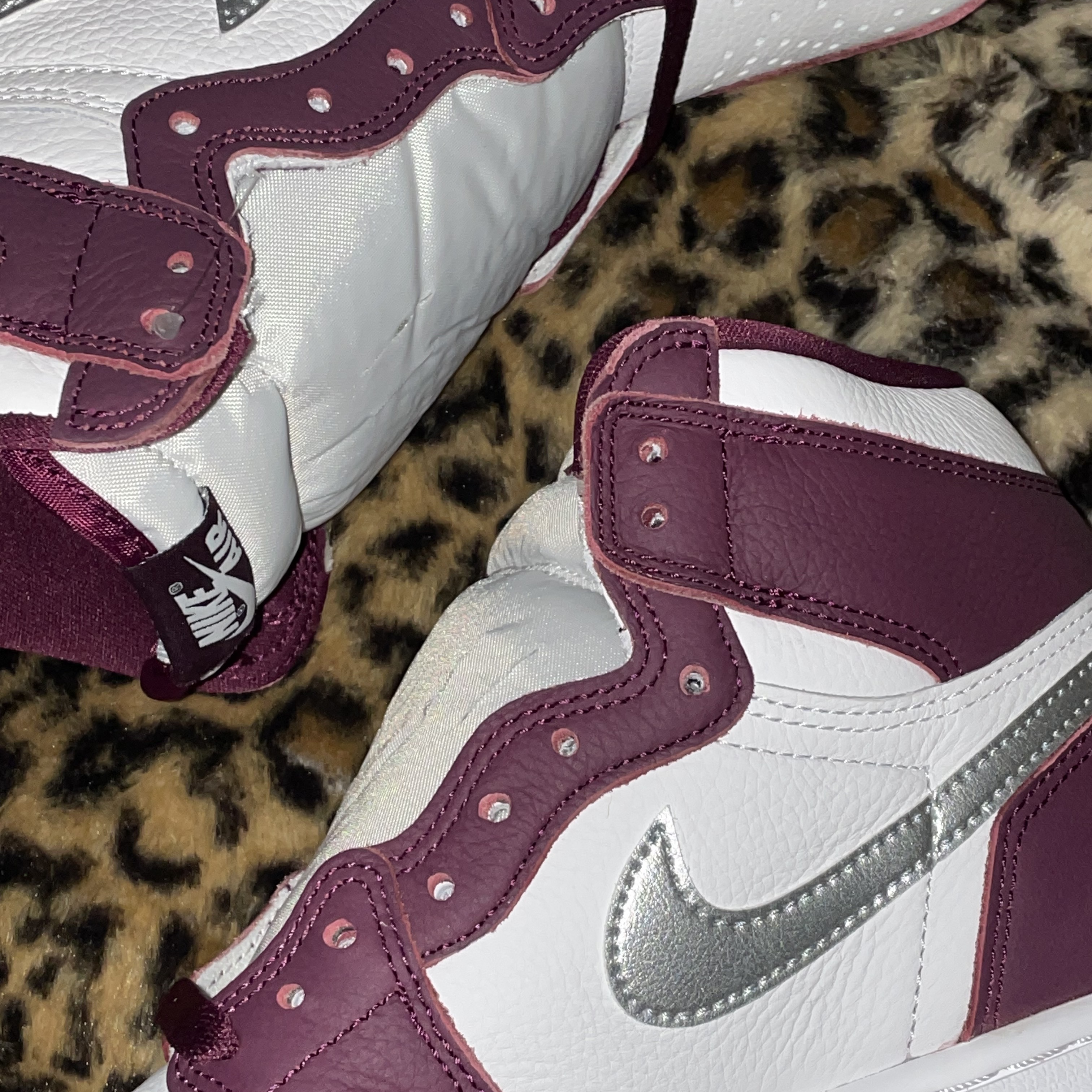 Jordan 1 Retro High OG Bordeaux, (GS) Jordan 1 Retro High OG Bordeaux 착용 스타일 - 3