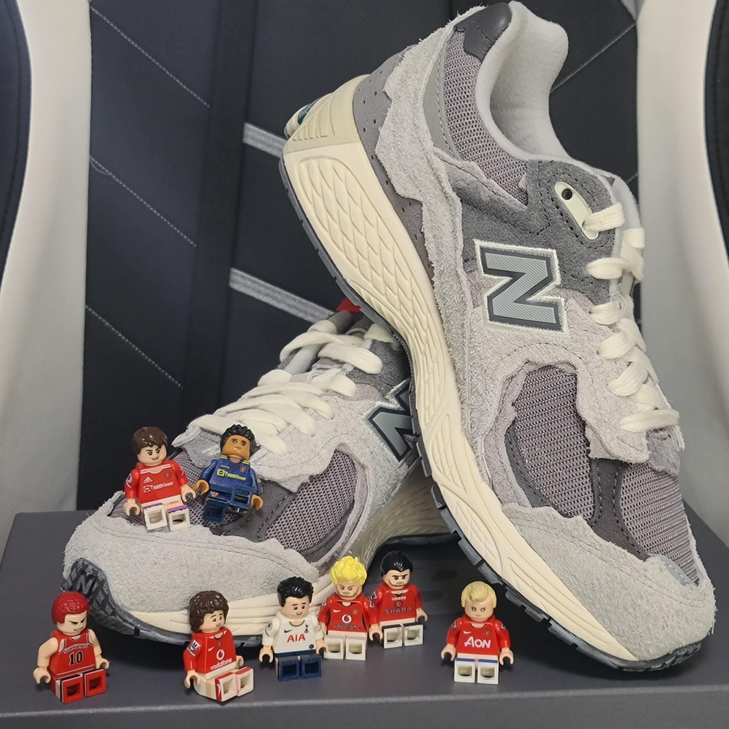 New Balance 2002R Protection Pack Rain Cloud 착용 스타일 - 1