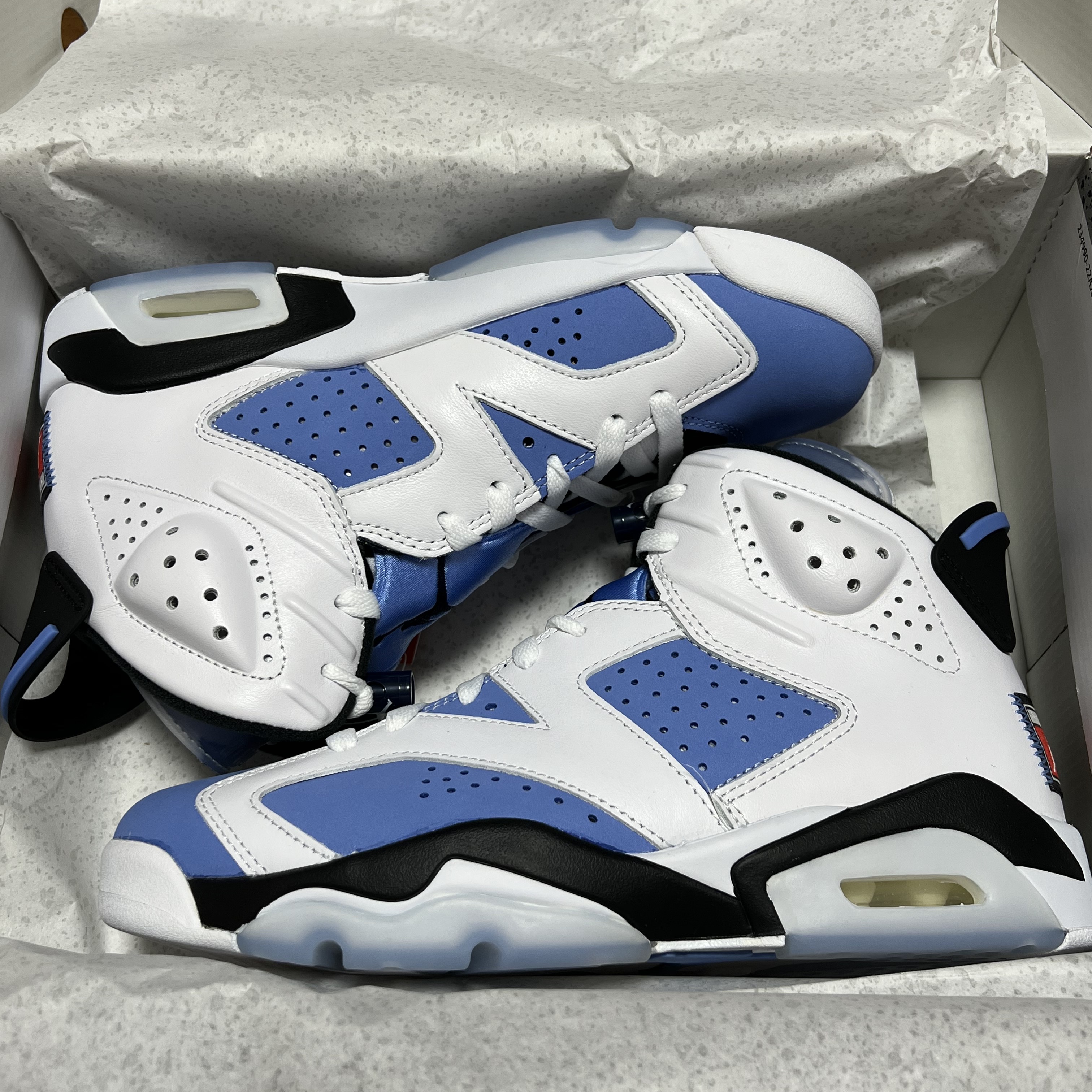 Jordan 6 Retro University Blue 착용 스타일 - 2