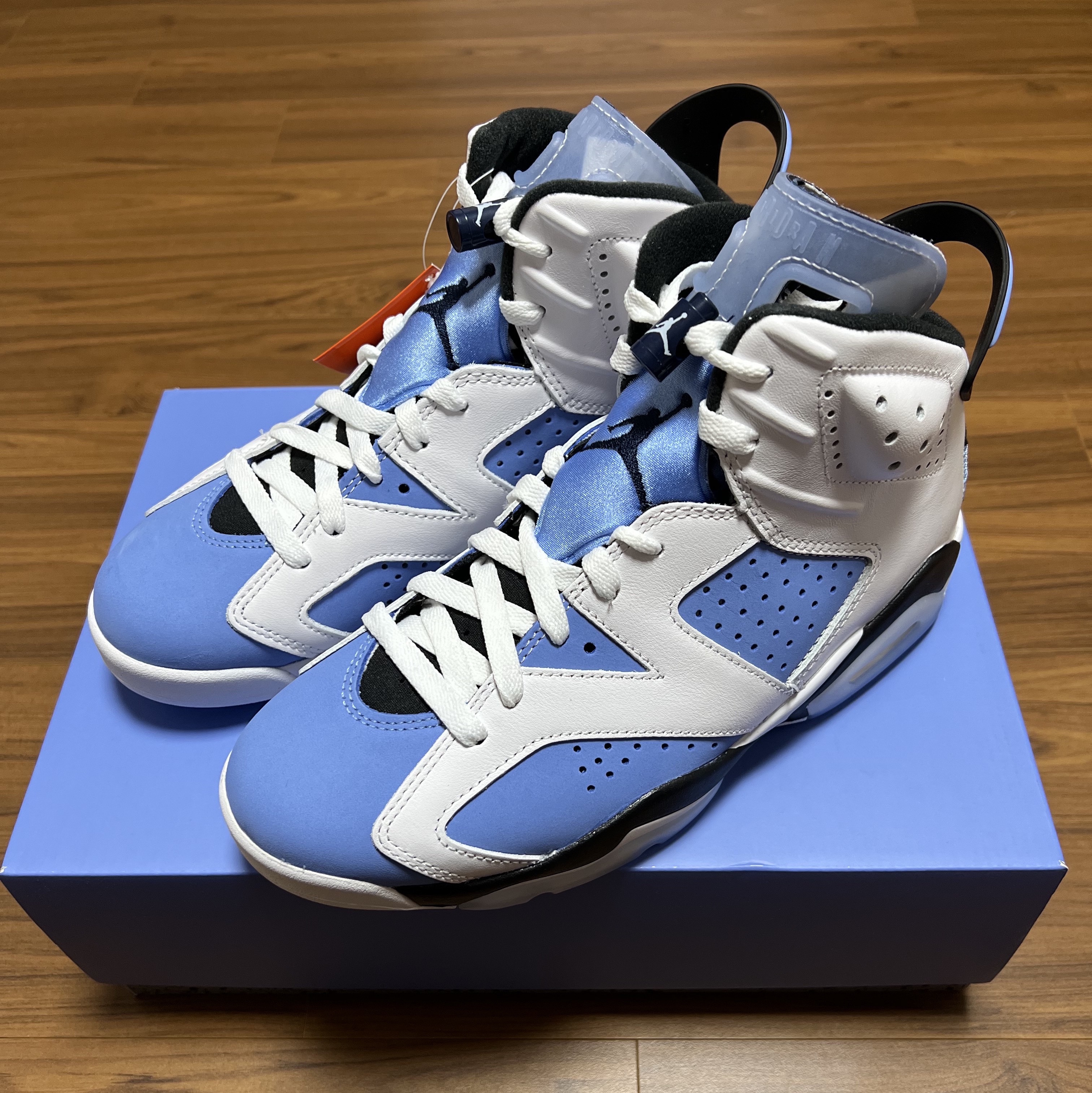 Jordan 6 Retro University Blue 착용 스타일 - 1