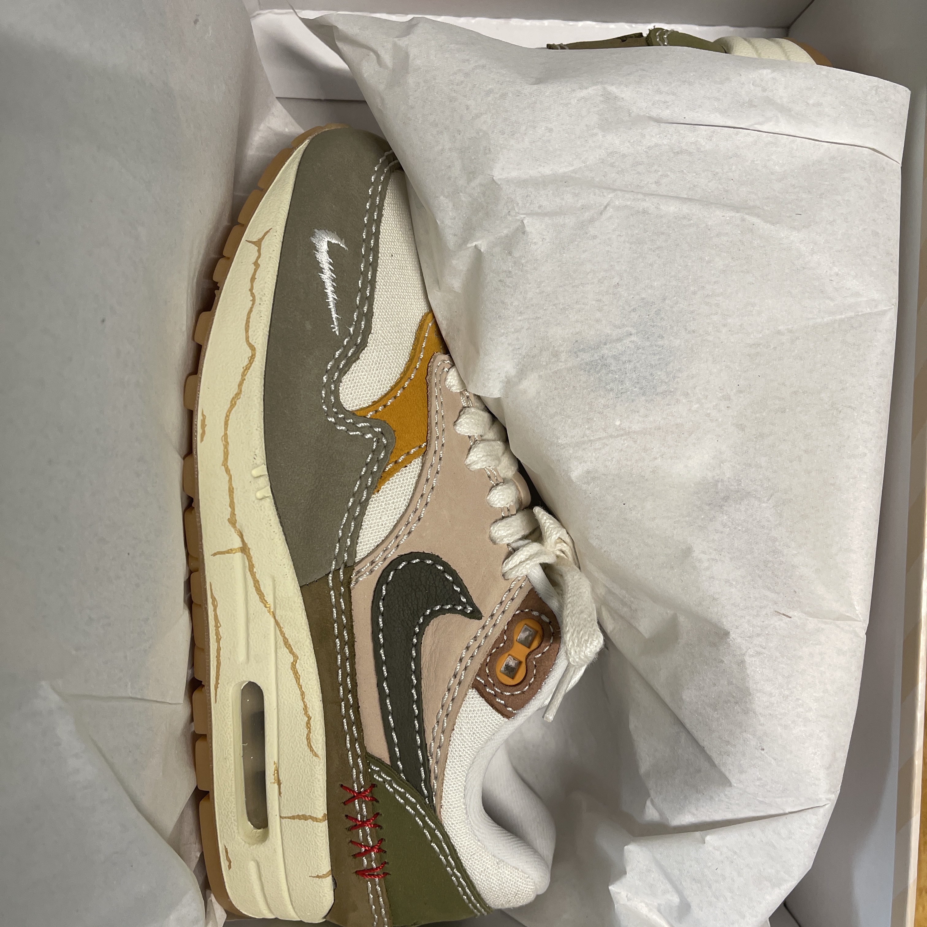(W) Nike Air Max 1 Premium Wabisabi 착용 스타일 - 1