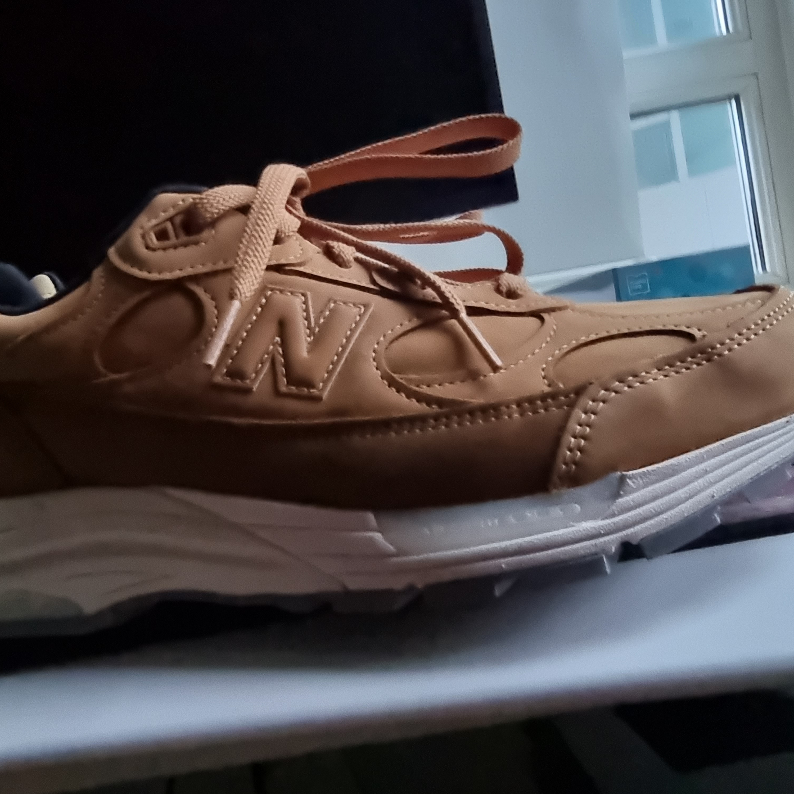 New Balance 992 Made in USA Brown 착용 스타일 - 1