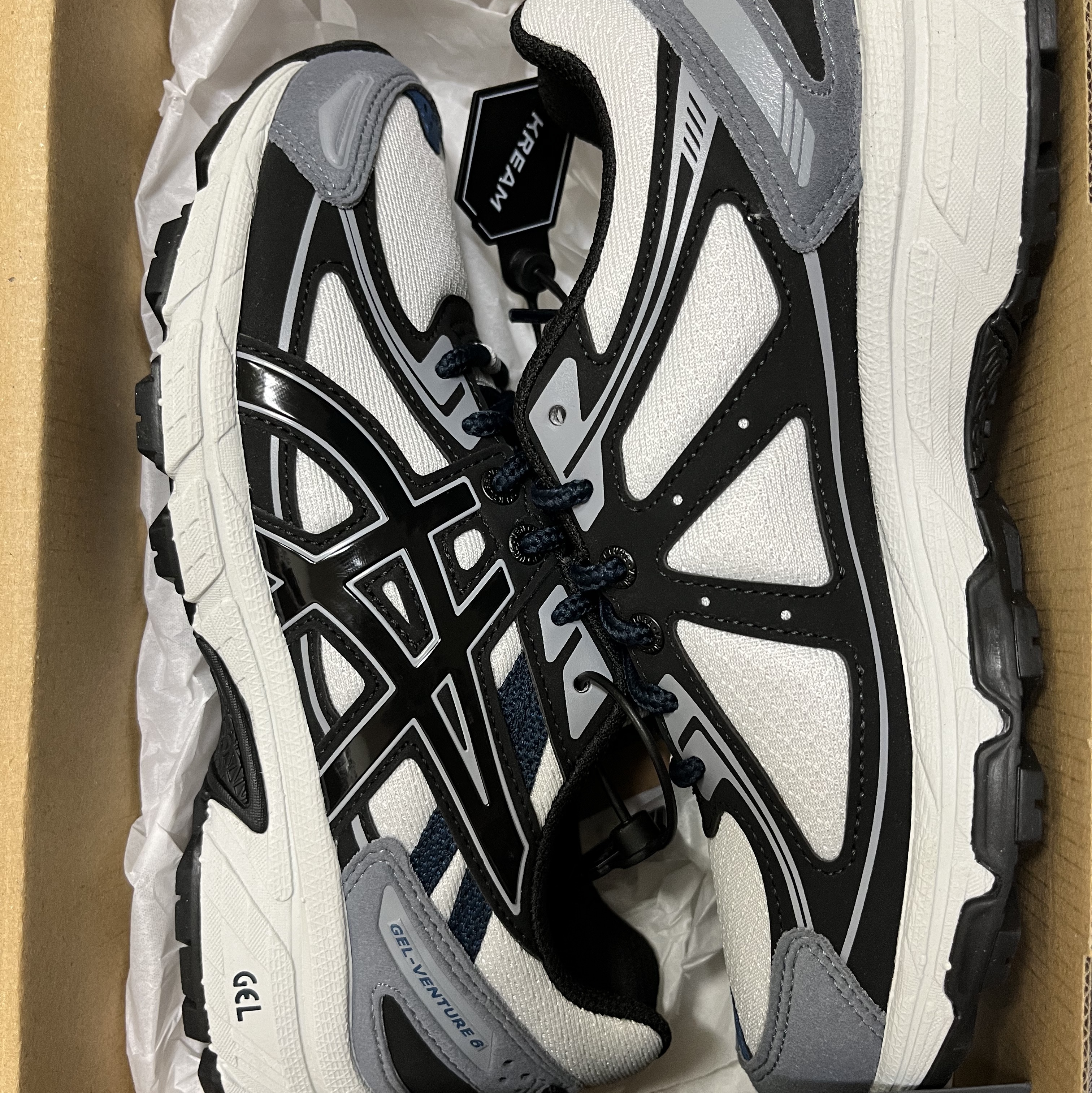 Asics Gel-Venture 6 SPS Glacier Grey 착용 스타일 - 1
