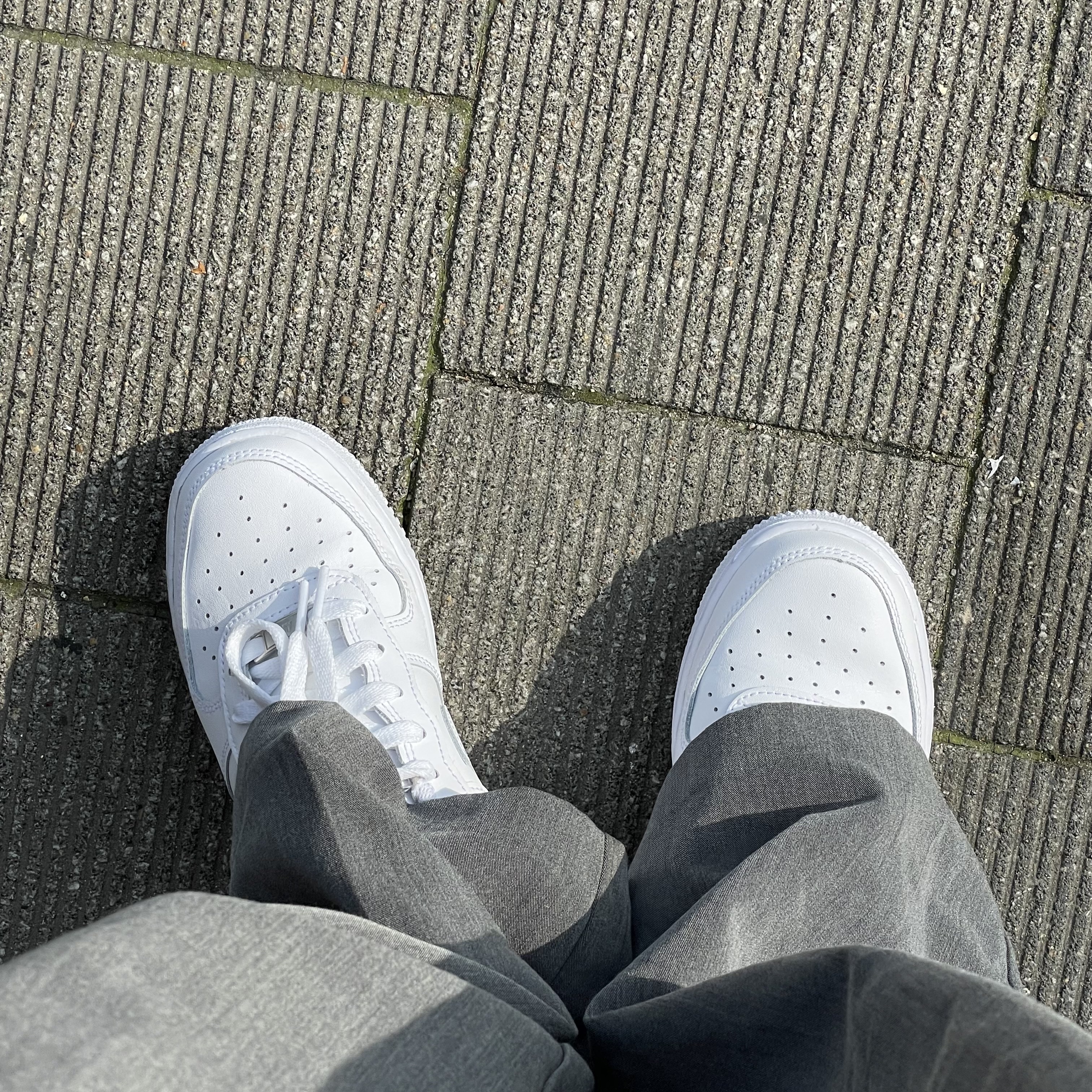 Nike Air Force 1 '07 Low White 착용 스타일 - 1