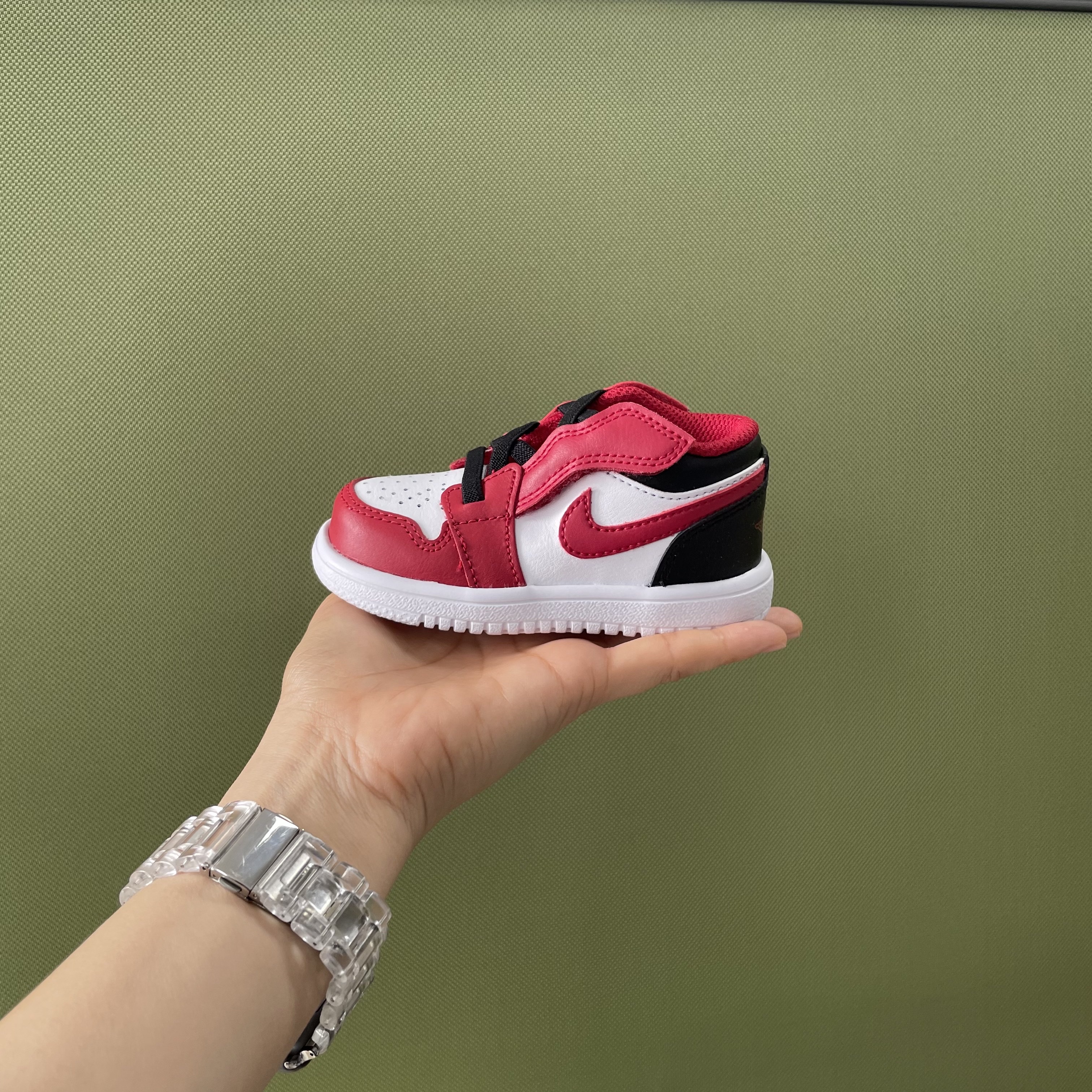 (TD) Jordan 1 Low Alt White Gym Red Black 착용 스타일 - 1