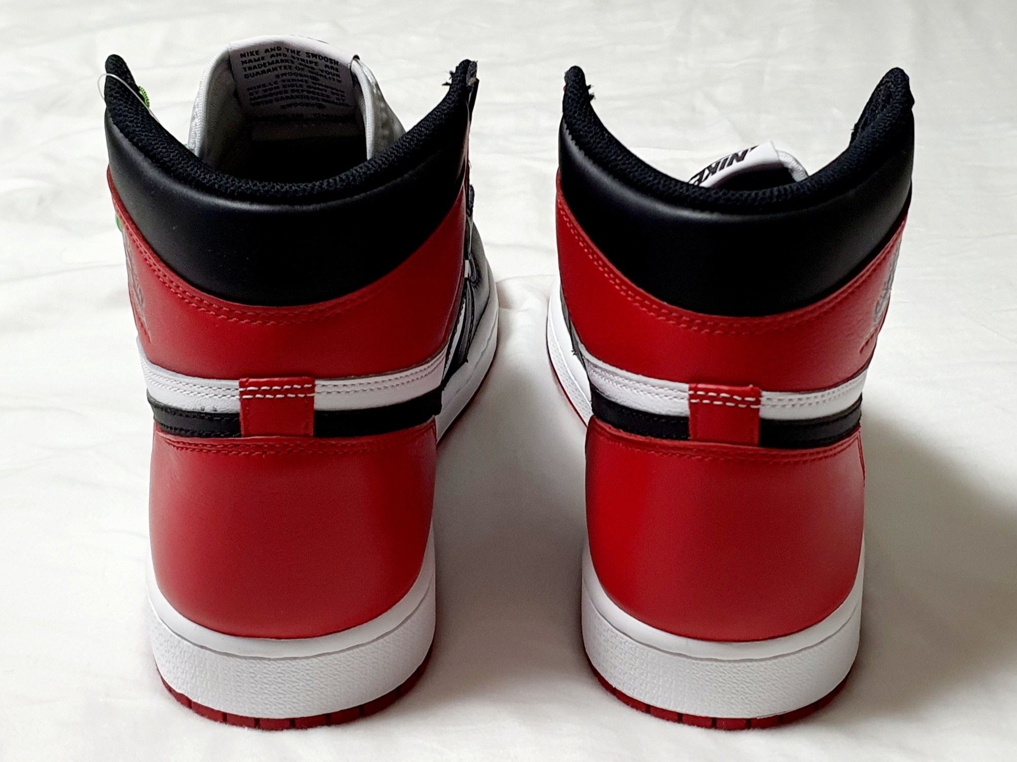 Jordan 1 Retro High OG Black Toe 2016 착용 스타일 - 3