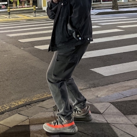 Adidas Yeezy Boost 350 V2 Beluga - Reflective 착용 스타일
