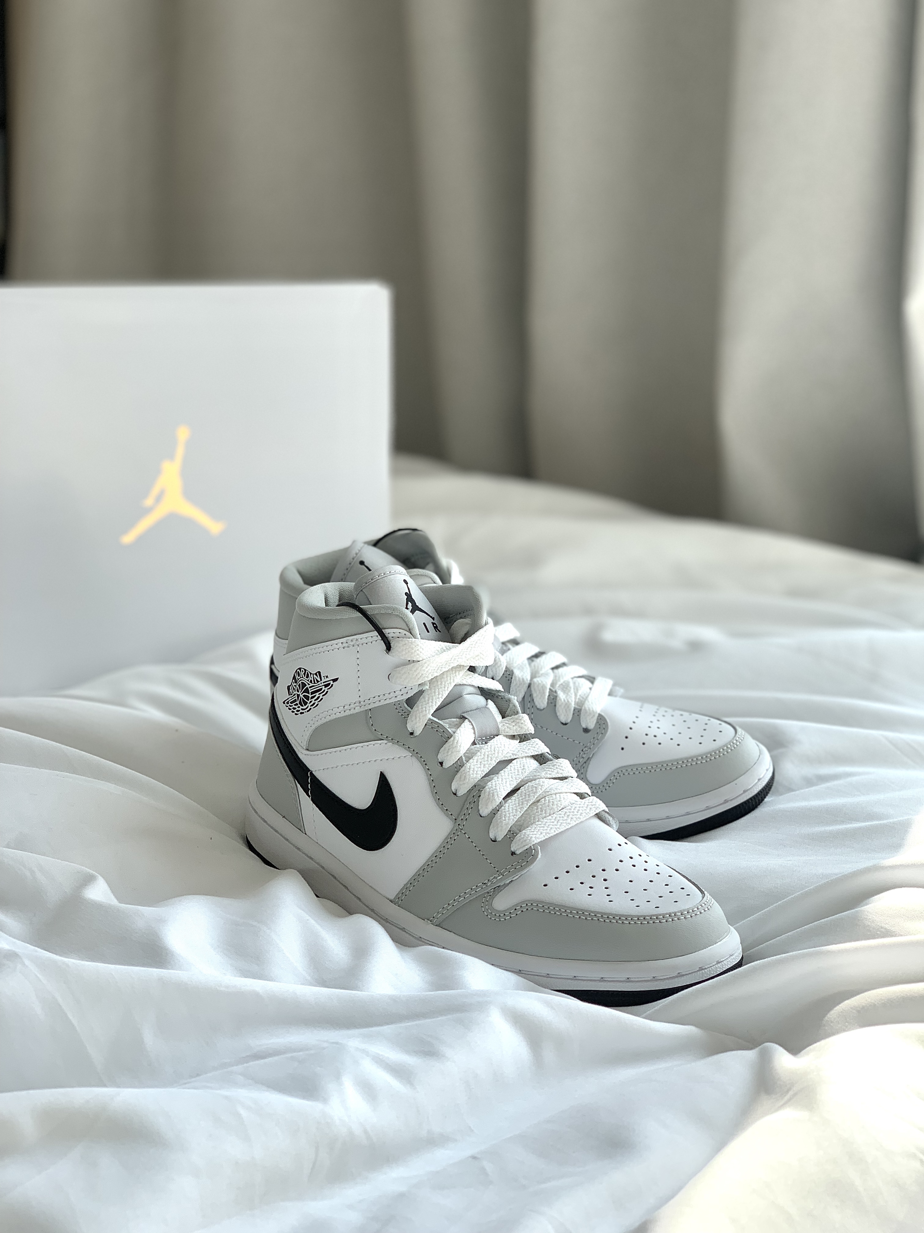 (W) Jordan 1 Mid Grey Fog 착용 스타일